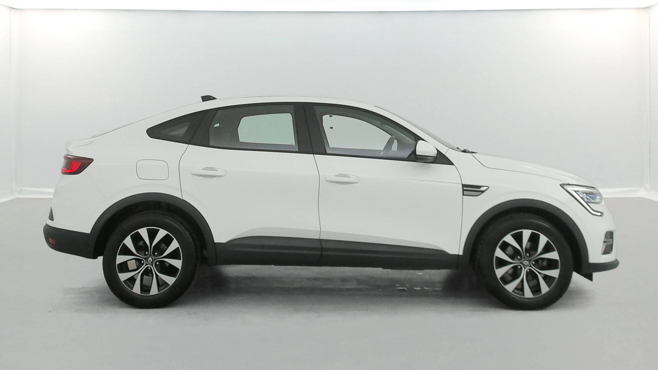 Vente en ligne Renault Arkana  E-Tech hybride 145 - 22 au prix de 17 590 €