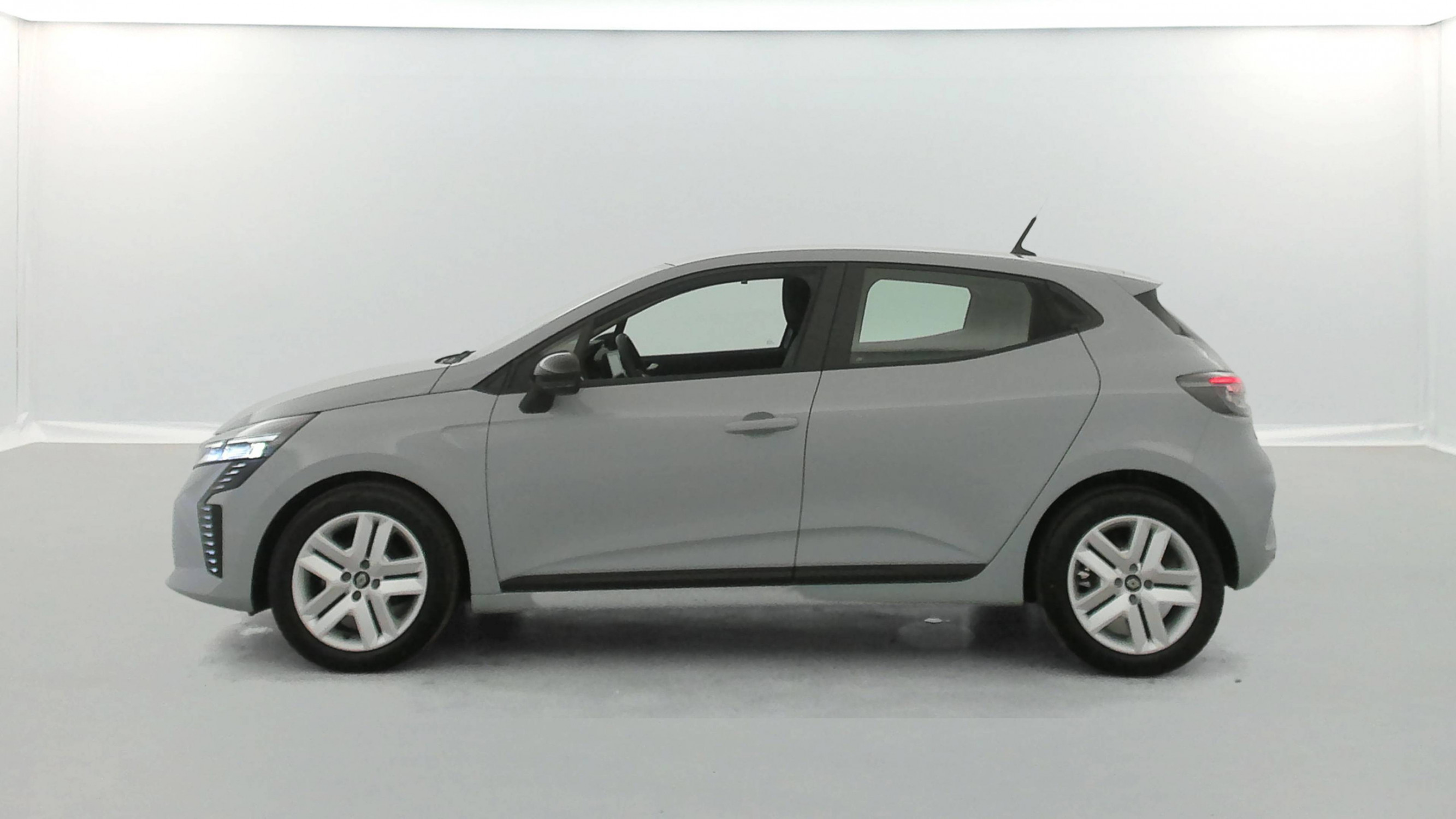 Vente en ligne Renault Clio 5 Clio TCe 90 au prix de 15 990 €
