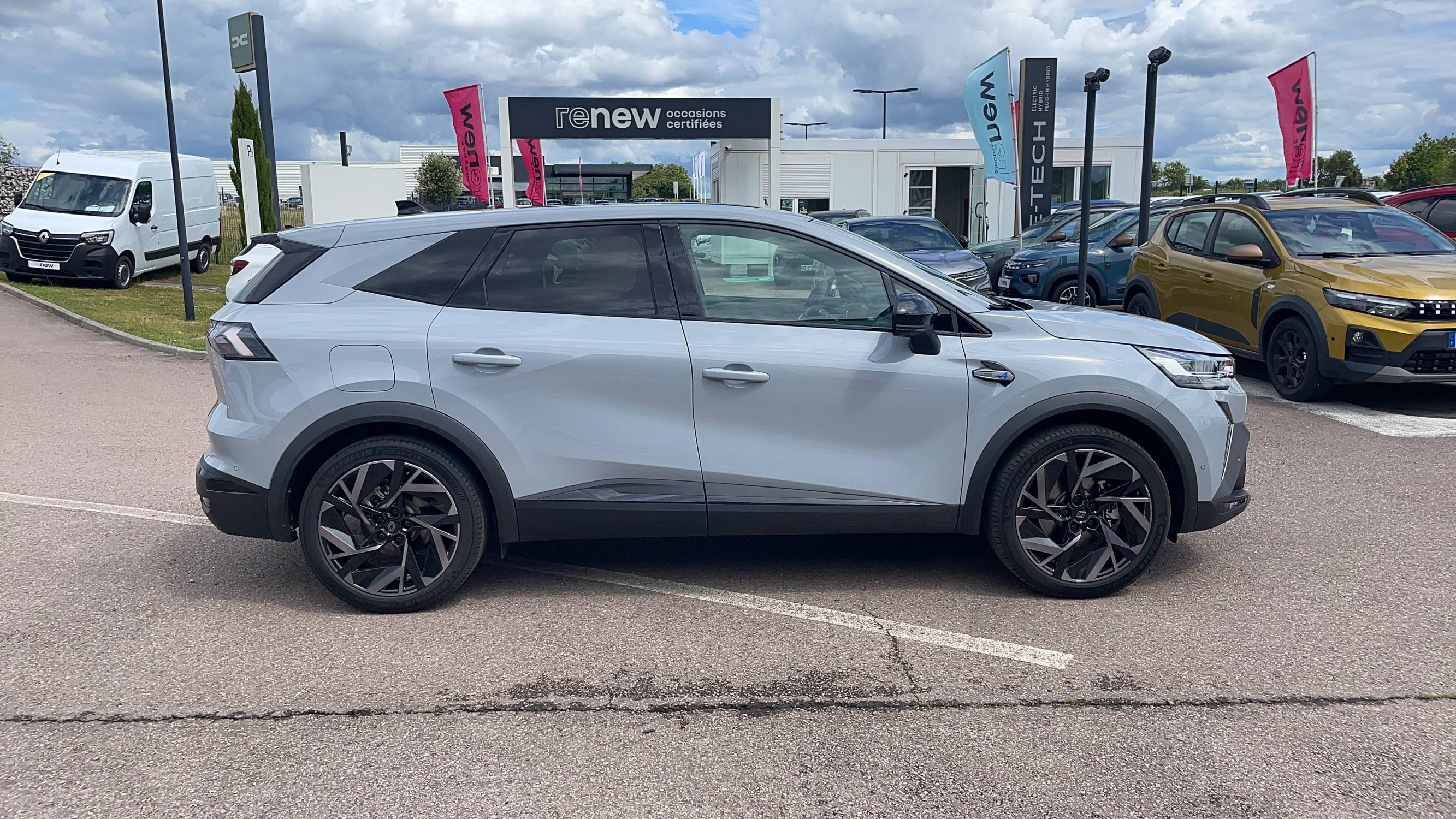 Vente en ligne Renault Symbioz  E-Tech full hybrid 145 au prix de 26 991 €