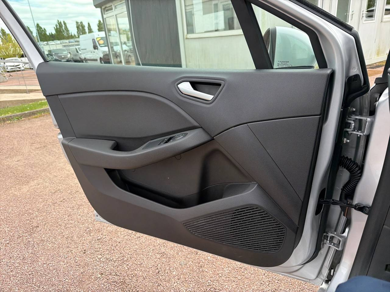 Vente en ligne Renault Clio 5 Clio E-Tech 140 - 21 au prix de 13 490 €