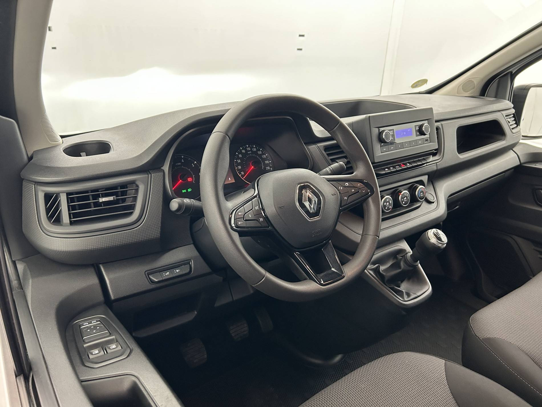 Vente en ligne Renault Trafic 3 Fourgon TRAFIC FGN L2H1 3000 KG BLUE DCI 130 au prix de 22 990 €