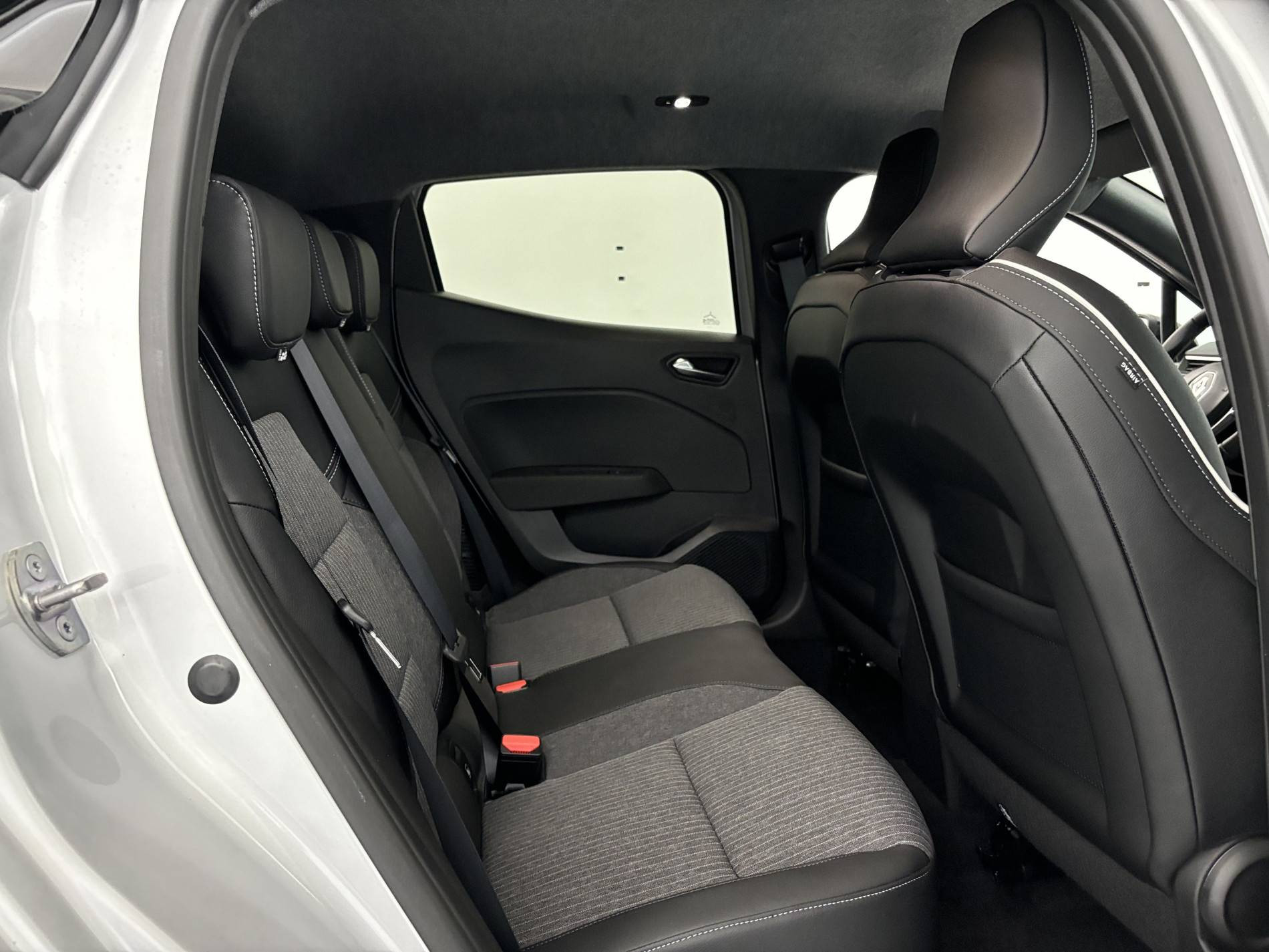 Vente en ligne Renault Clio 5 Clio E-Tech full hybrid 145 au prix de 18 890 €