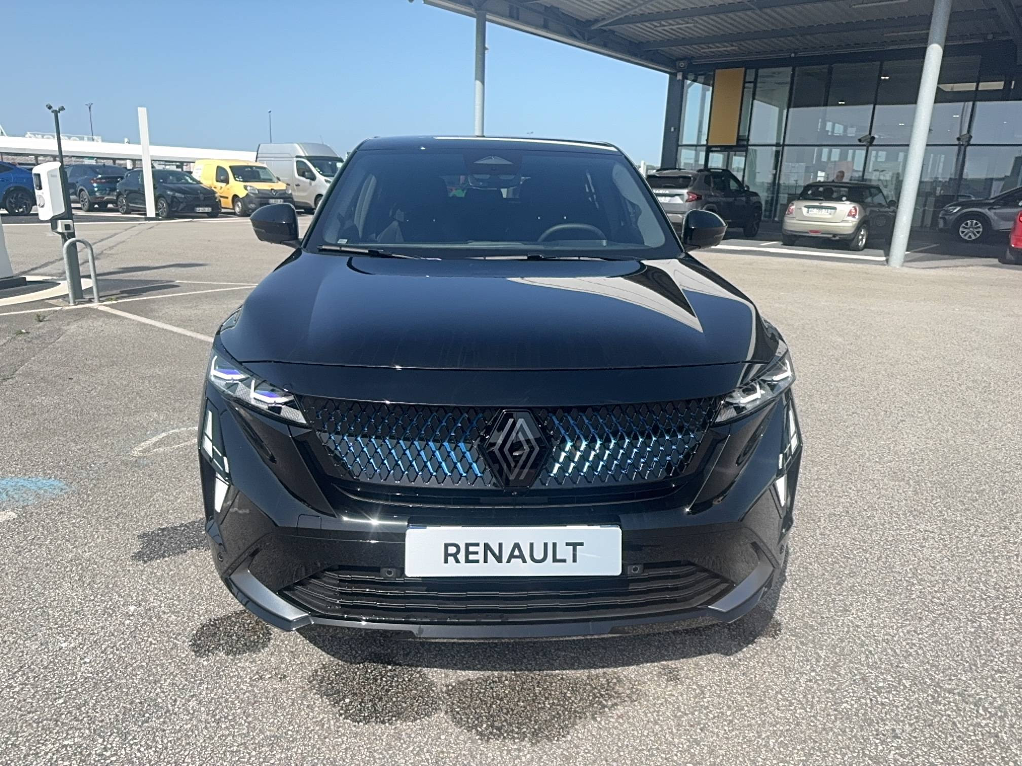 Vente en ligne Renault Rafale  E-Tech full hybrid 200 ch au prix de 53 000 €