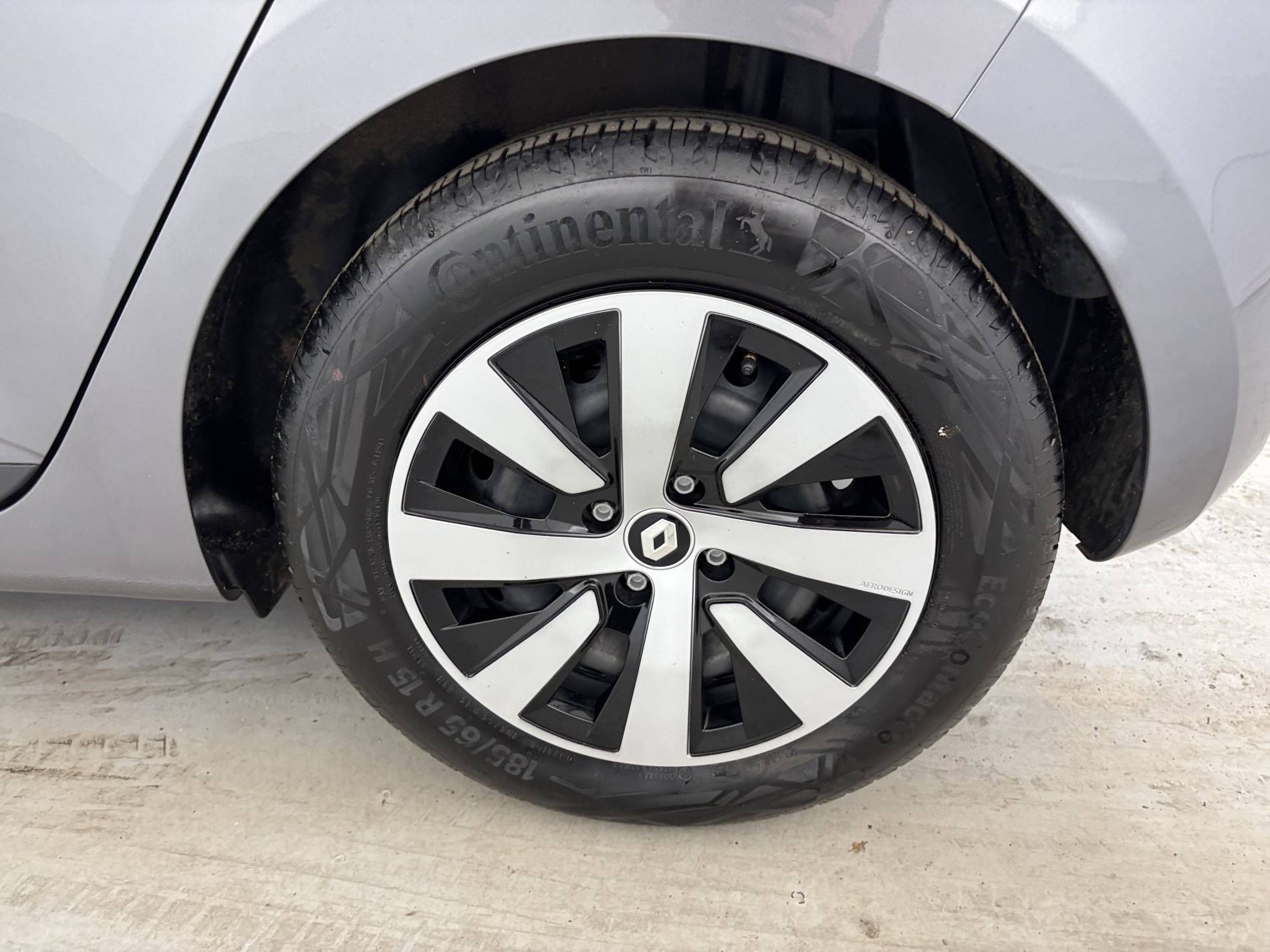 Vente en ligne Renault Clio 5 Clio E-Tech full hybrid 145 au prix de 16 990 €