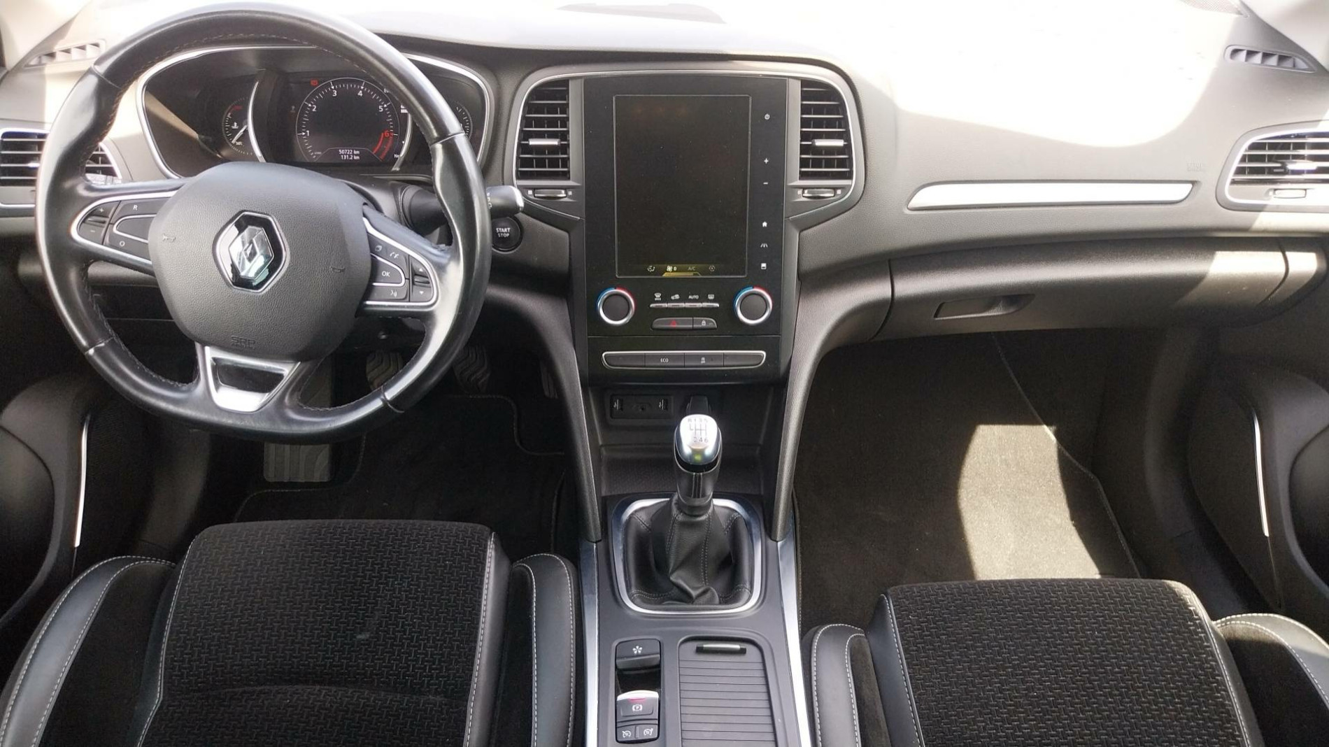 Vente en ligne Renault Megane 4 Mégane IV Berline TCe 140 Energy au prix de 15 990 €