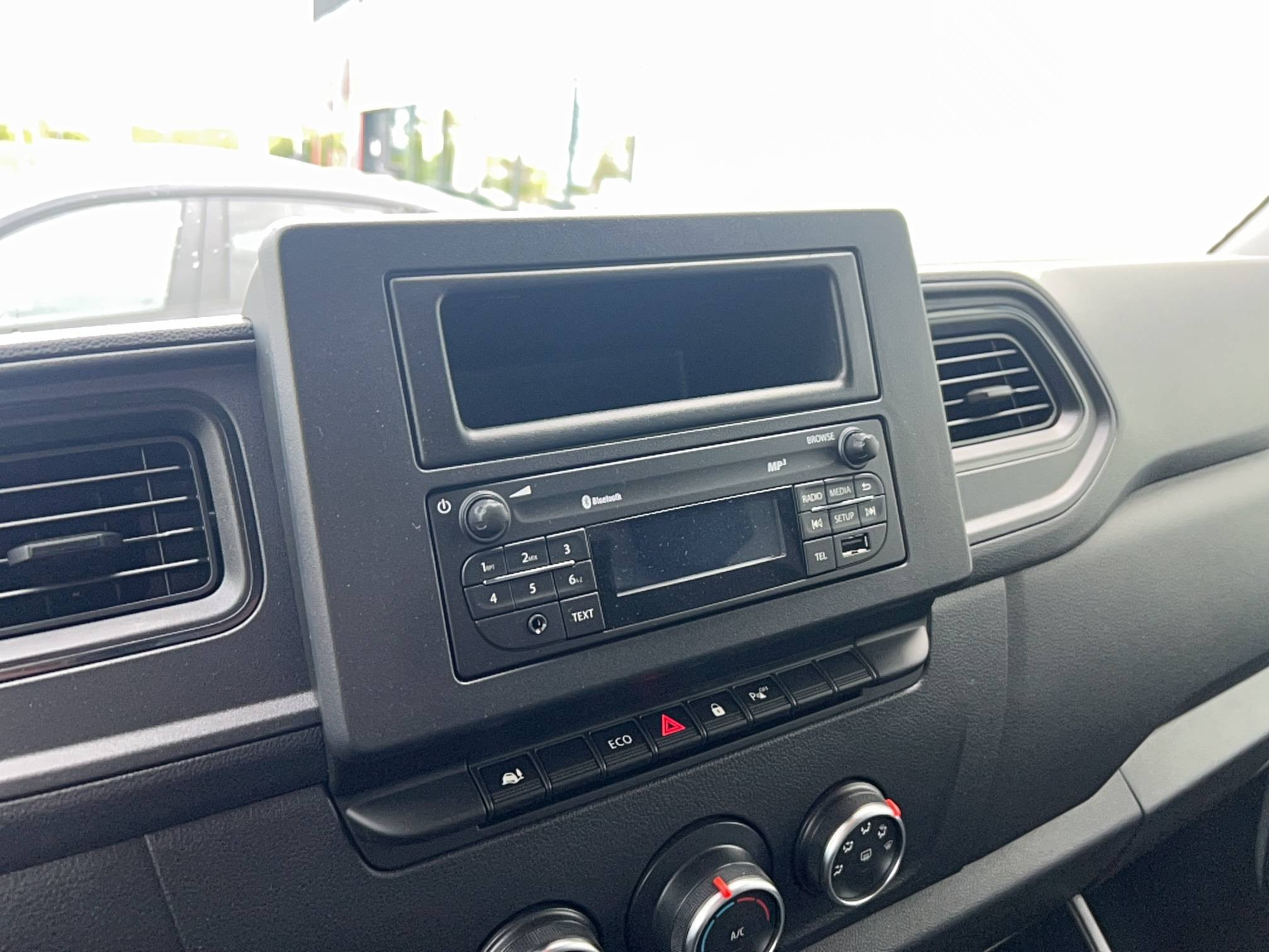 Vente en ligne Renault Master Fourgon MASTER FGN TRAC F3500 L2H2 BLUE DCI 135 au prix de 22 990 €