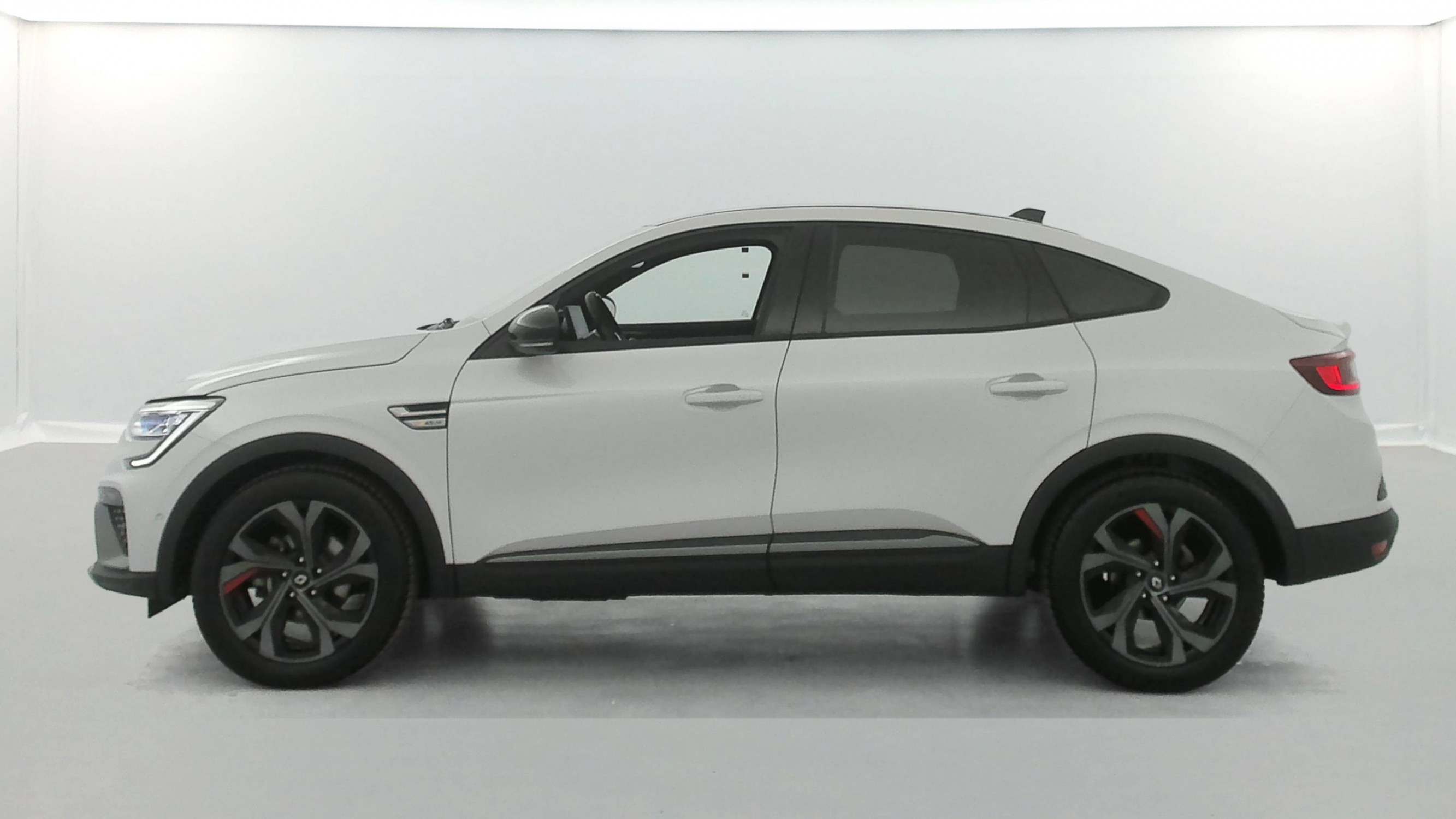 Vente en ligne Renault Arkana  E-Tech 145 - 21B au prix de 20 990 €
