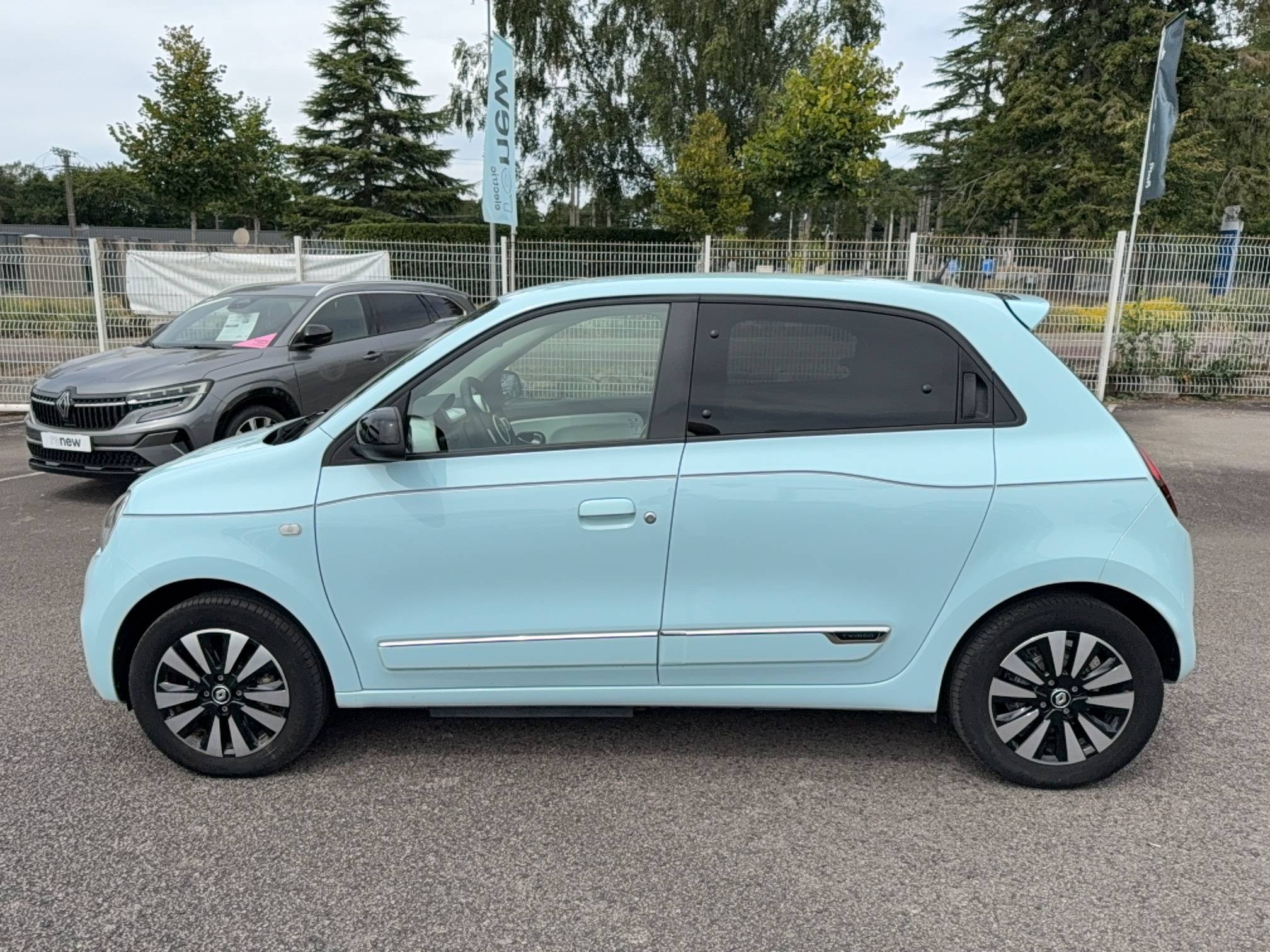 Vente en ligne Renault Twingo Electrique Twingo III E-Tech au prix de 12 490 €