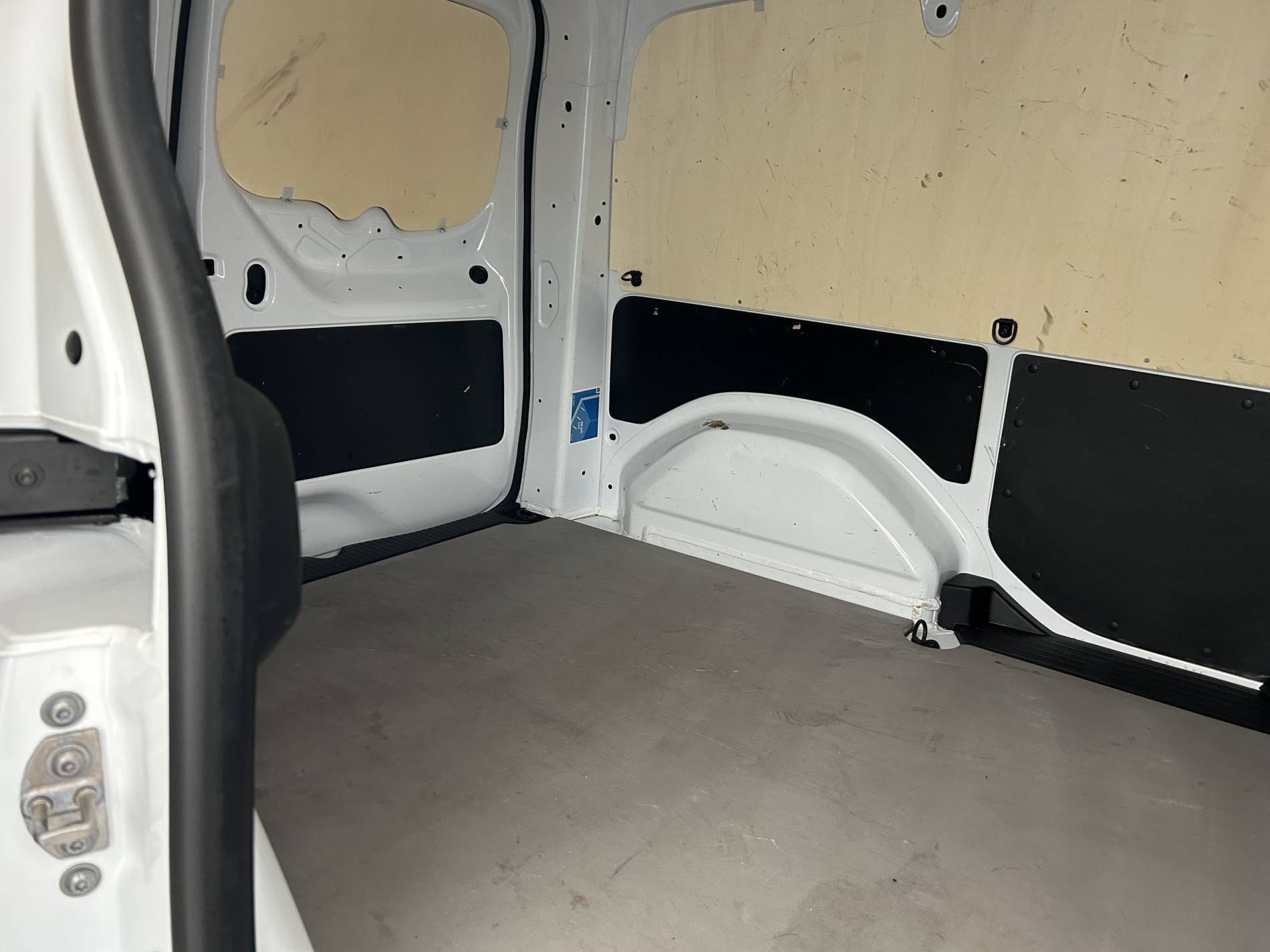 Vente en ligne Renault Kangoo Van  BLUE DCI 95 au prix de 19 390 €