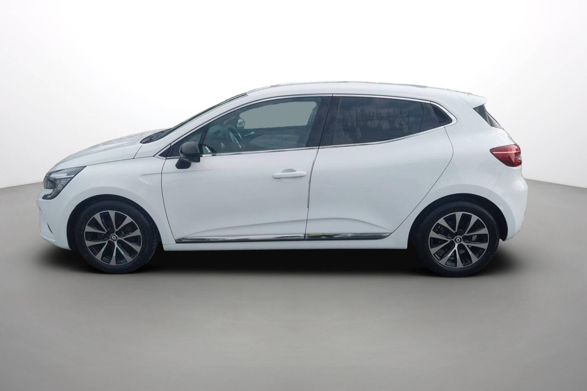 Vente en ligne Renault Clio 5 Clio TCe 90 au prix de 15 690 €