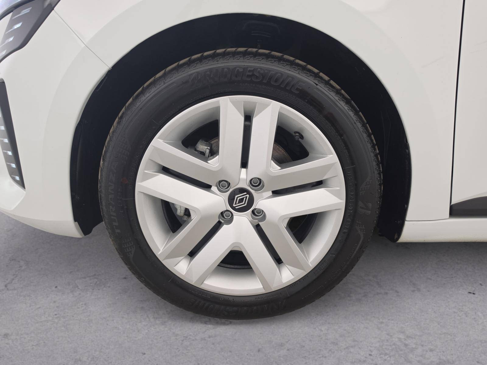 Vente en ligne Renault Clio 5 Clio E-Tech full hybrid 145 ch GSR2 au prix de 19 590 €