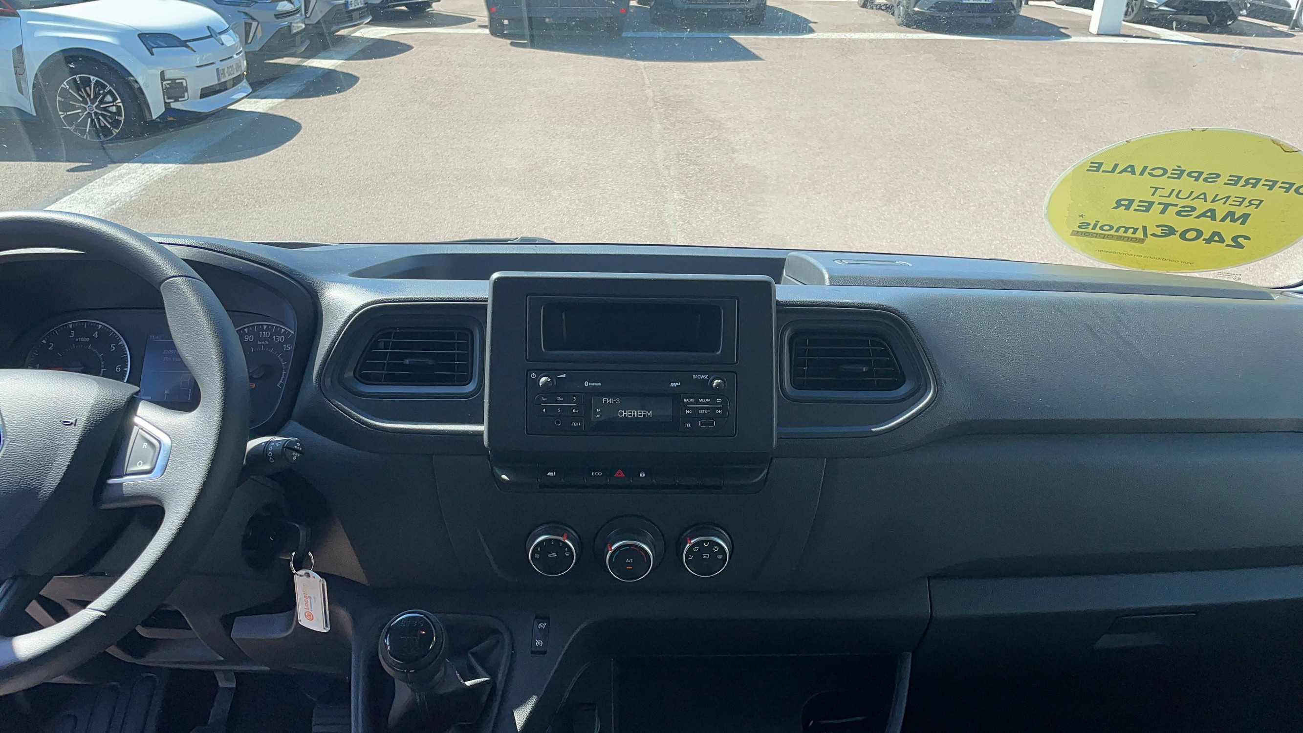 Vente en ligne Renault Master Fourgon MASTER FGN TRAC F3500 L3H3 BLUE DCI 135 au prix de 25 700 €