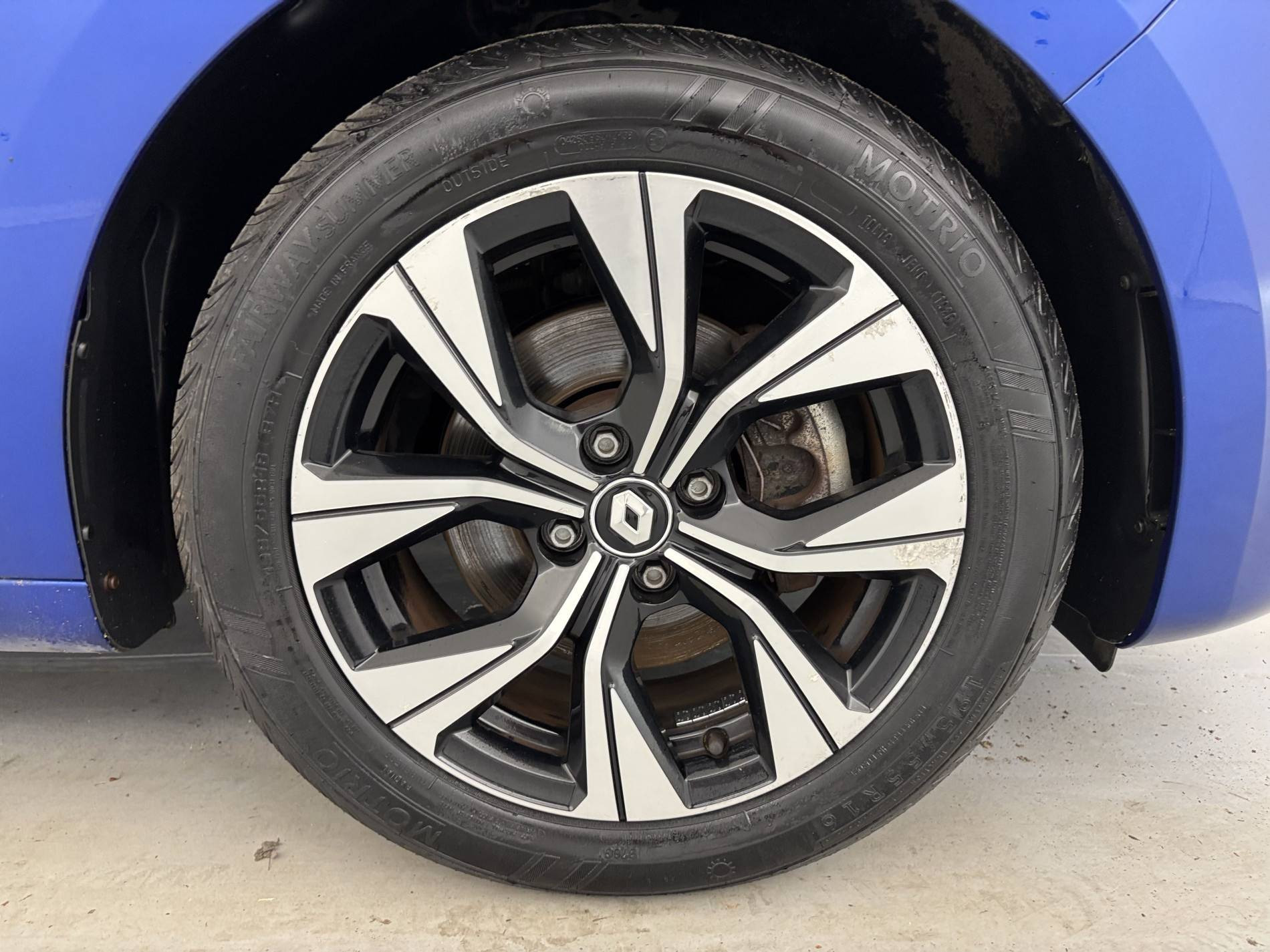 Vente en ligne Renault Clio 5 Clio E-Tech 140 - 21N au prix de 15 990 €