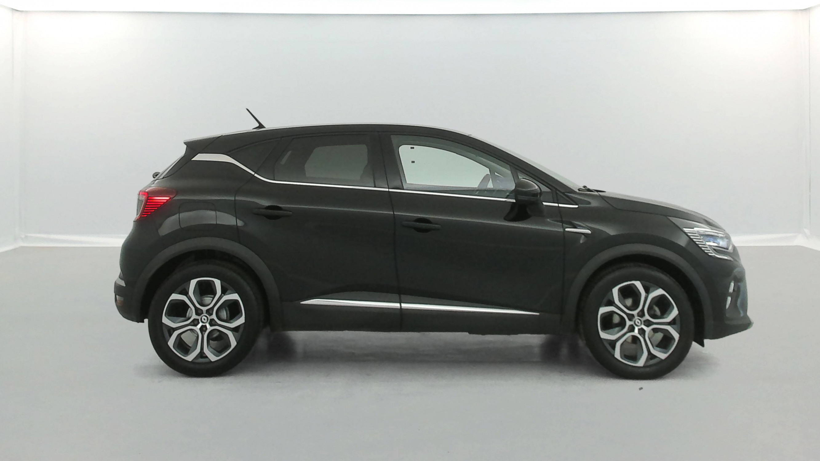 Vente en ligne Renault Captur  TCe 140 - 21 au prix de 16 990 €