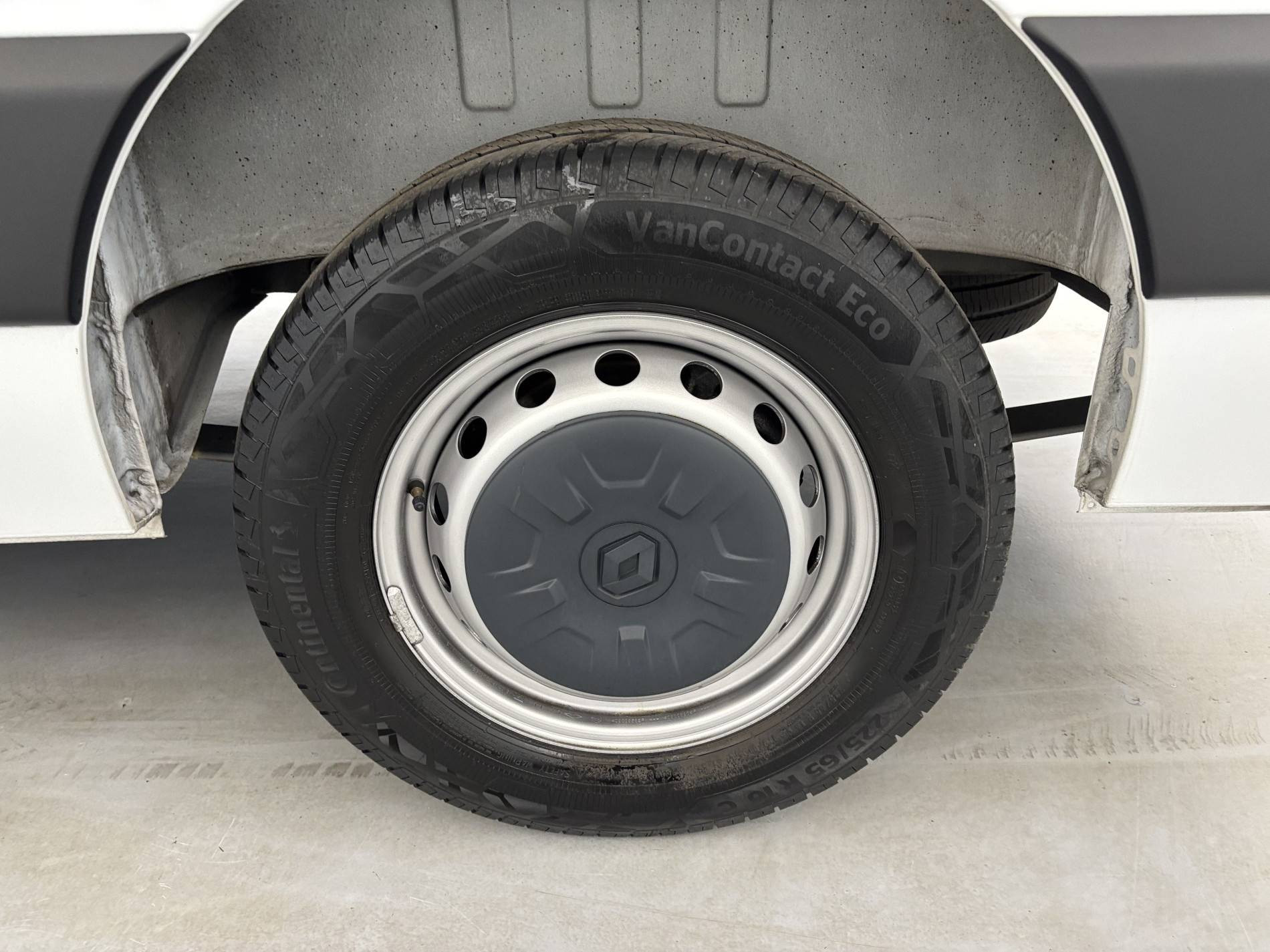 Vente en ligne Renault Master Fourgon MASTER FGN TRAC F3500 L2H2 BLUE DCI 135 au prix de 24 000 €