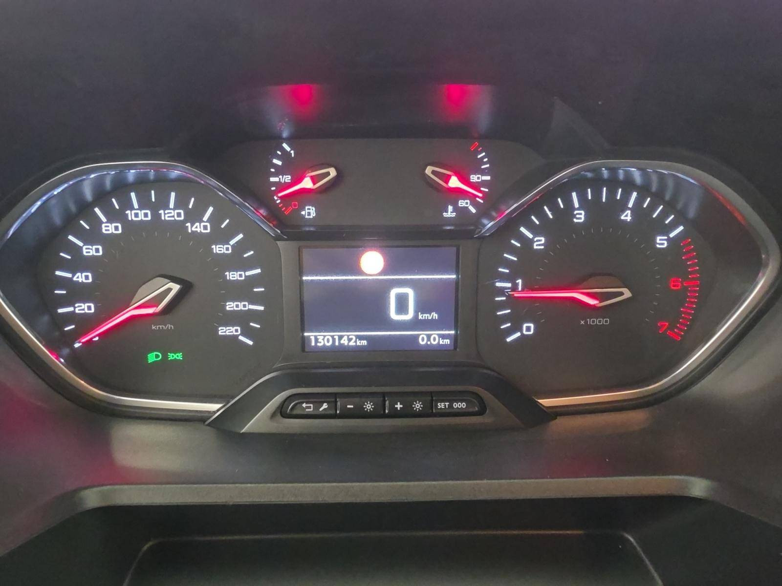 Vente en ligne Peugeot Rifter  Standard PureTech 110 S&S BVM6 au prix de 16 991 €