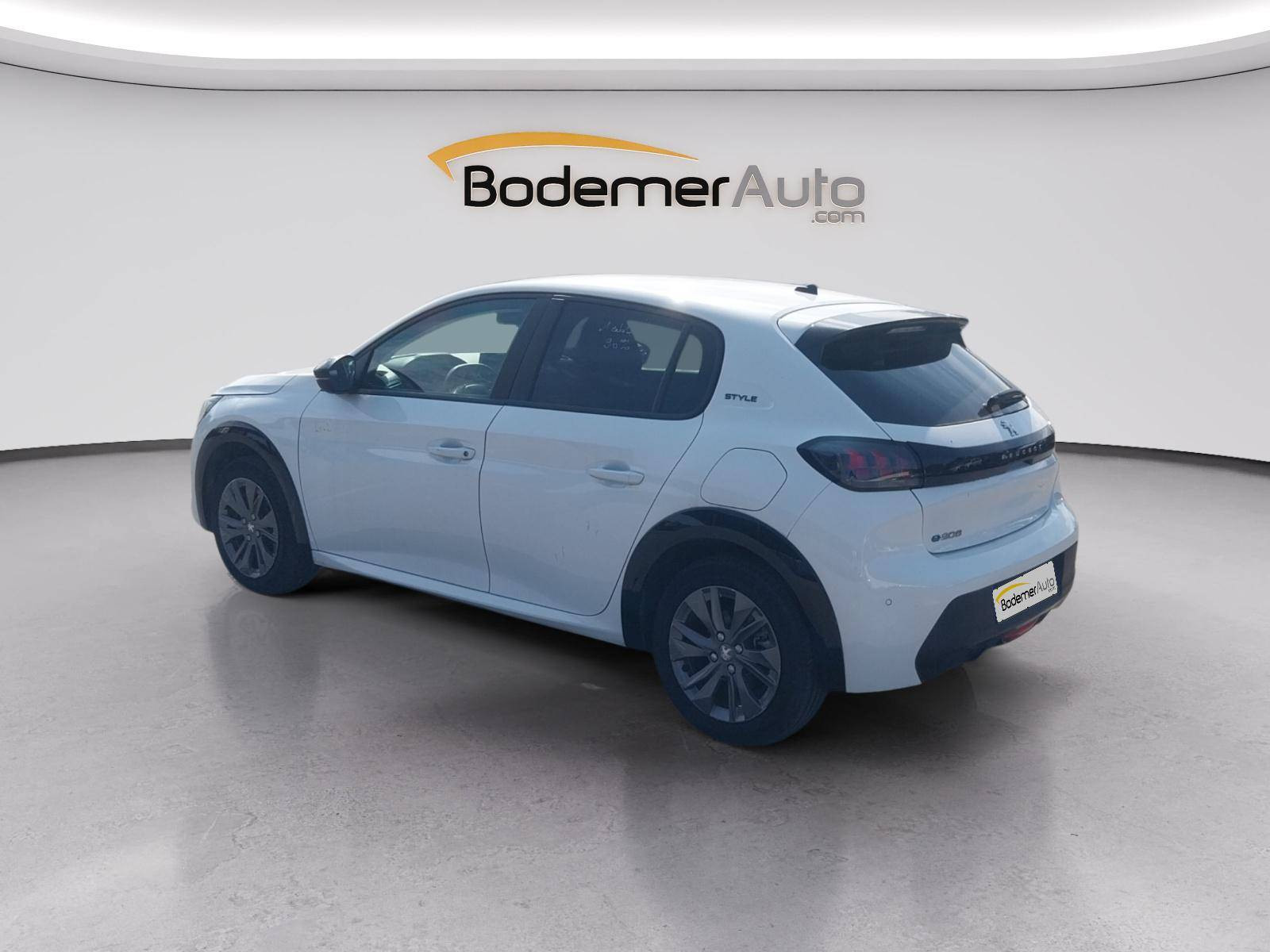 Vente en ligne Peugeot E-208  50 kWh 136ch au prix de 17 890 €
