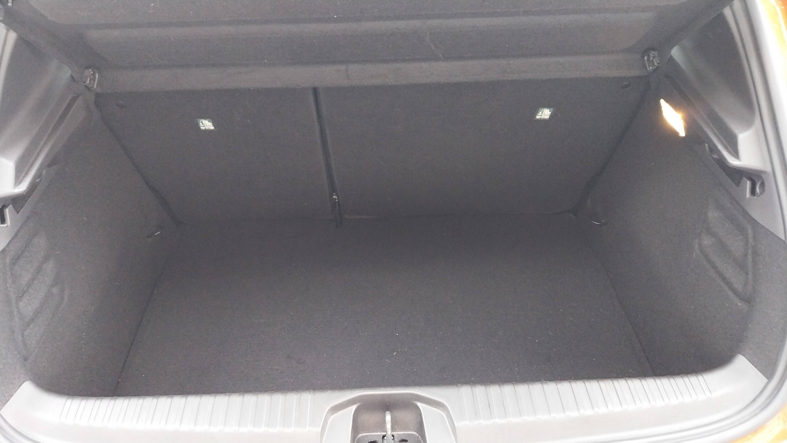 Vente en ligne Renault Clio 5 Clio E-Tech full hybrid 145 au prix de 18 890 €