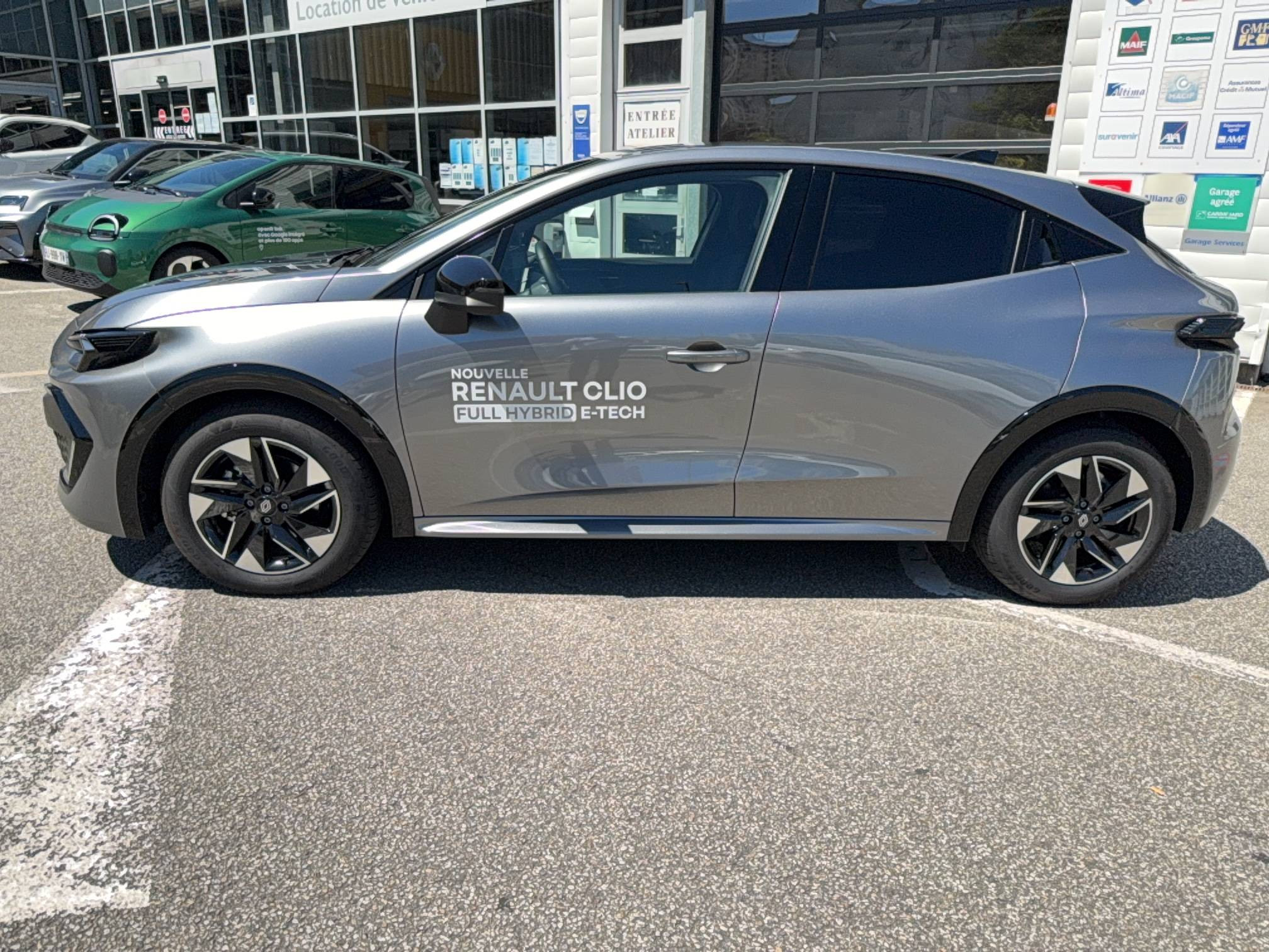 Vente en ligne Renault Clio 6 Clio E-Tech full hybrid 160 ch au prix de 25 990 €