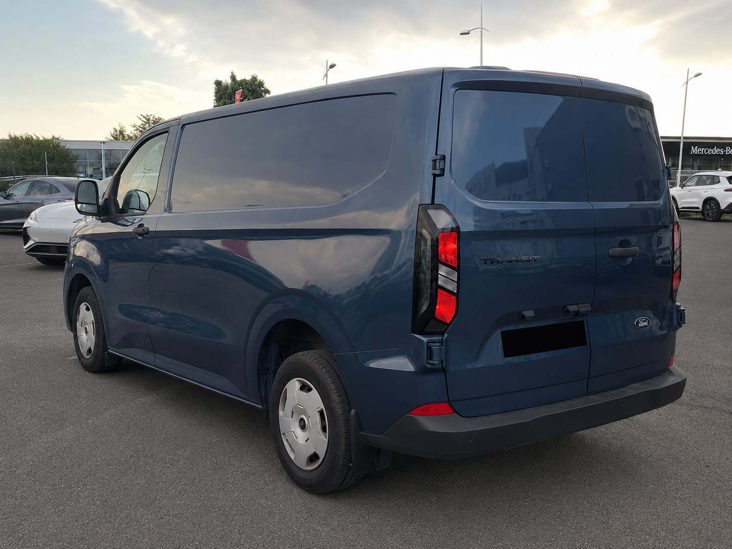 Vente en ligne Ford Transit Custom TRANSIT CUSTOM FGN 320 L1H1 2.0 ECOBLUE 170 CH BVA8 au prix de 31 990 €