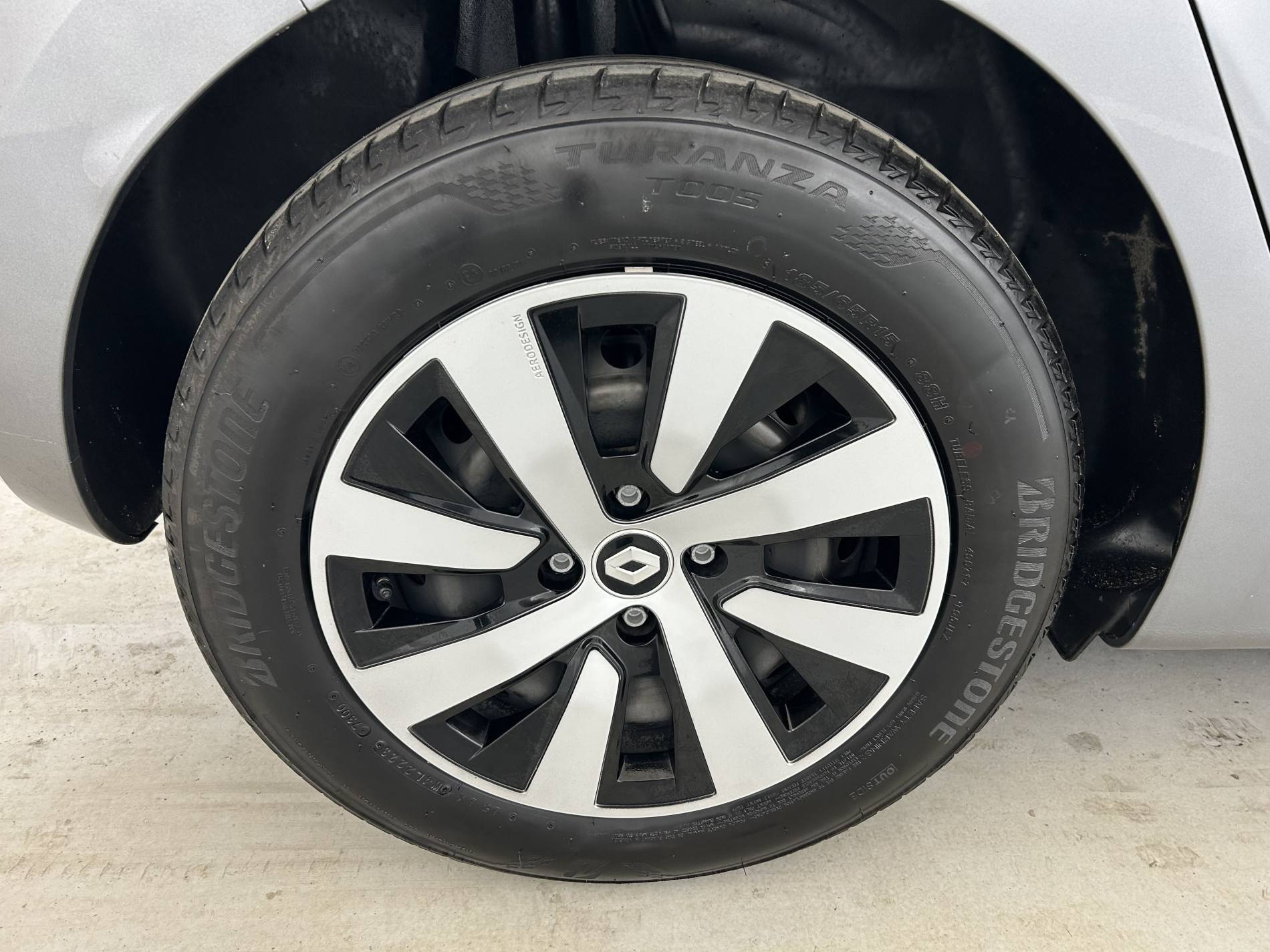 Vente en ligne Renault Clio 5 Clio TCe 90 au prix de 14 790 €