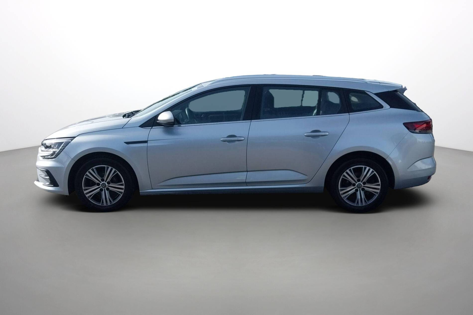 Vente en ligne Renault Megane 4 Estate  TCe 140 au prix de 15 990 €