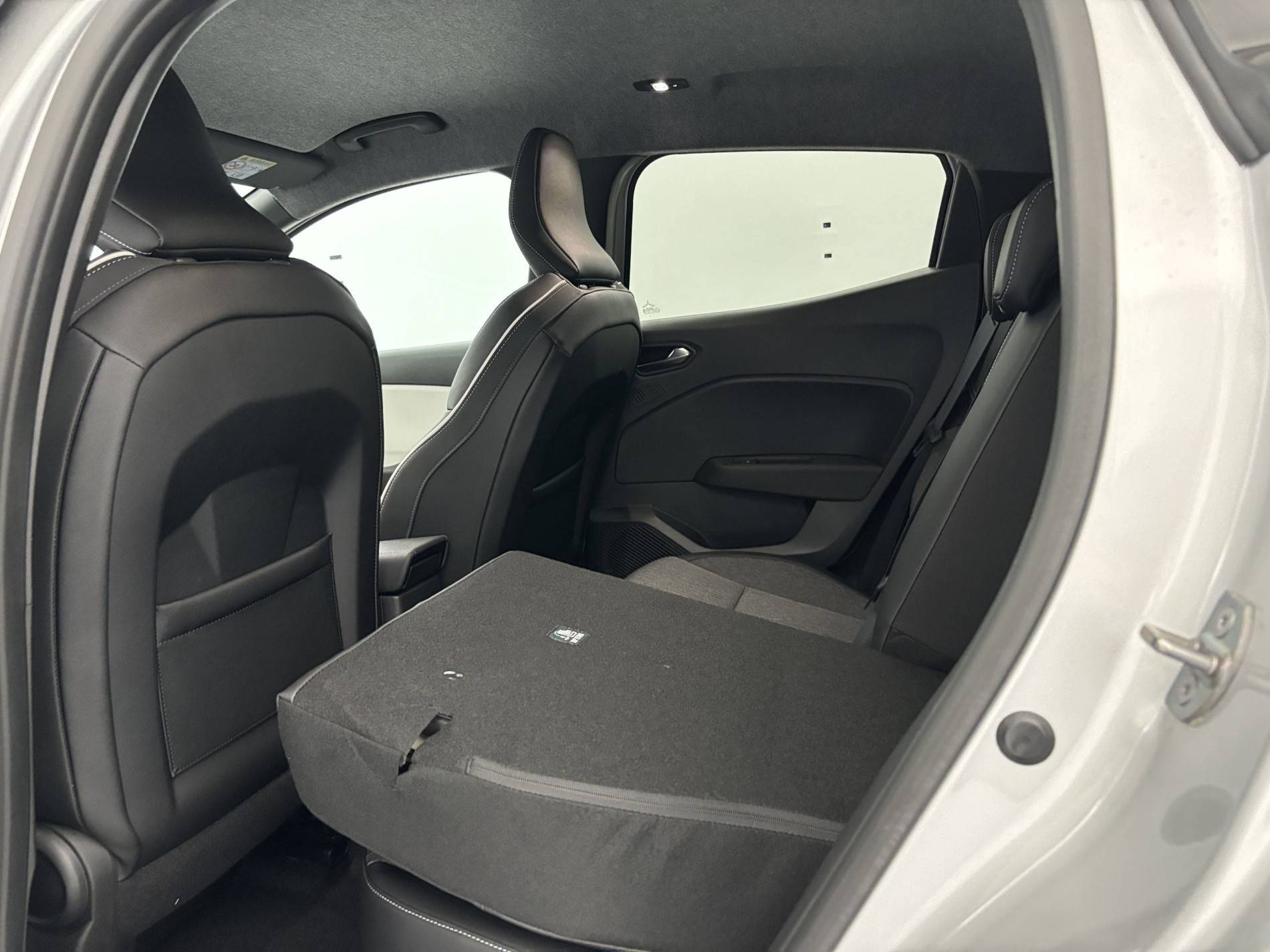Vente en ligne Renault Clio 5 Clio E-Tech full hybrid 145 au prix de 18 890 €