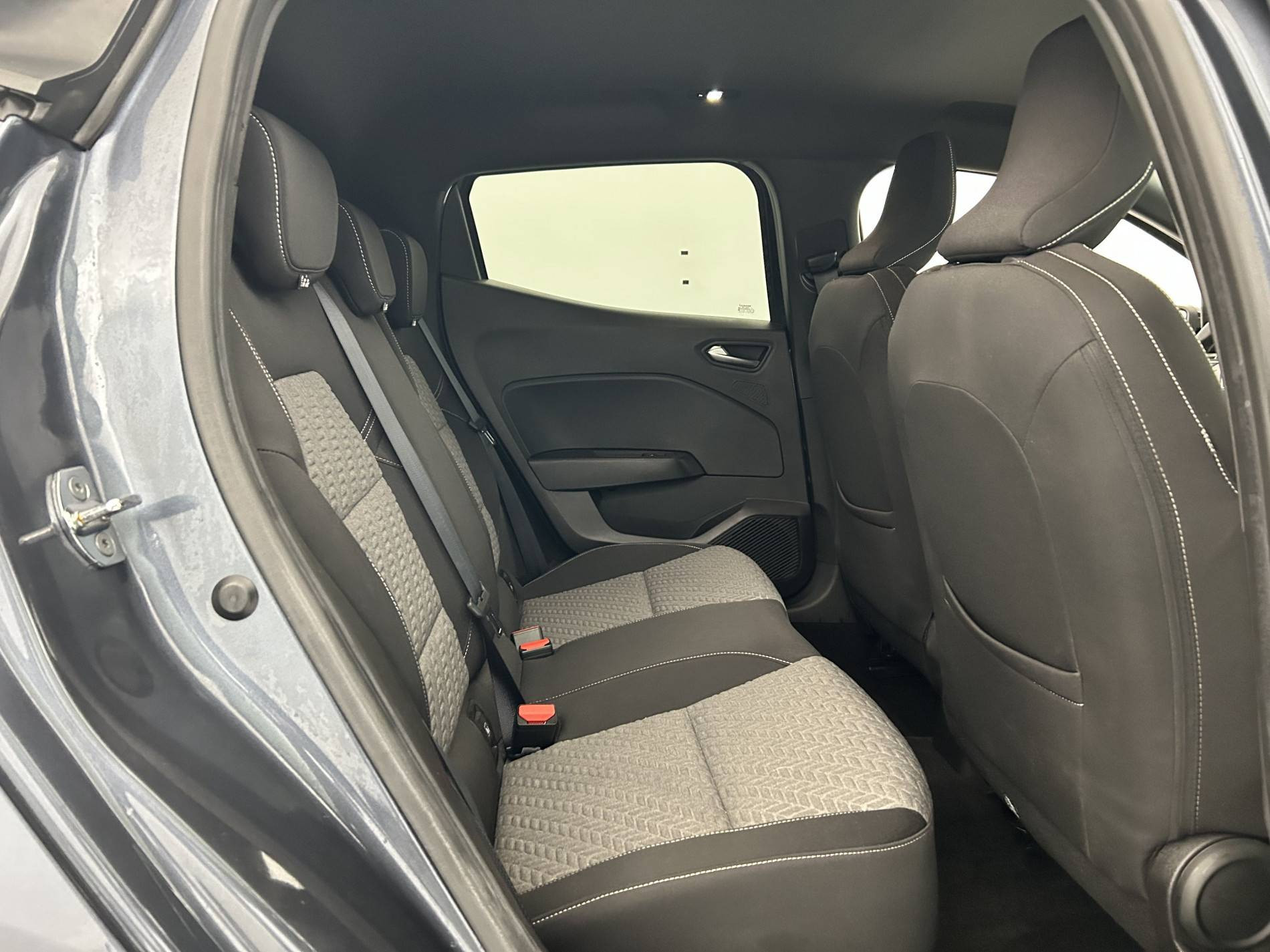 Vente en ligne Renault Clio 5 Clio TCe 90 - 21N au prix de 14 490 €