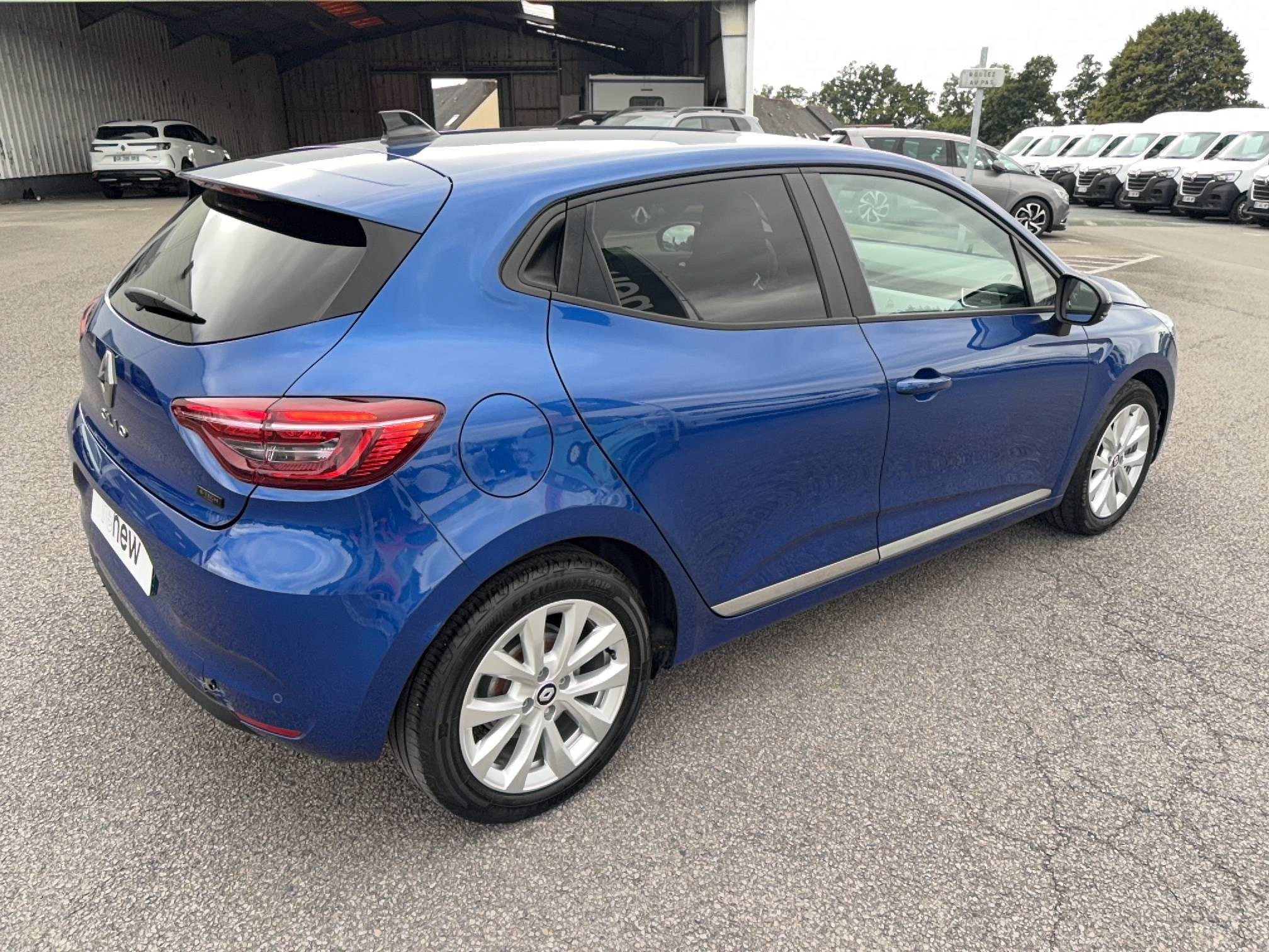 Vente en ligne Renault Clio 5 Clio E-Tech full hybrid 145 au prix de 16 490 €