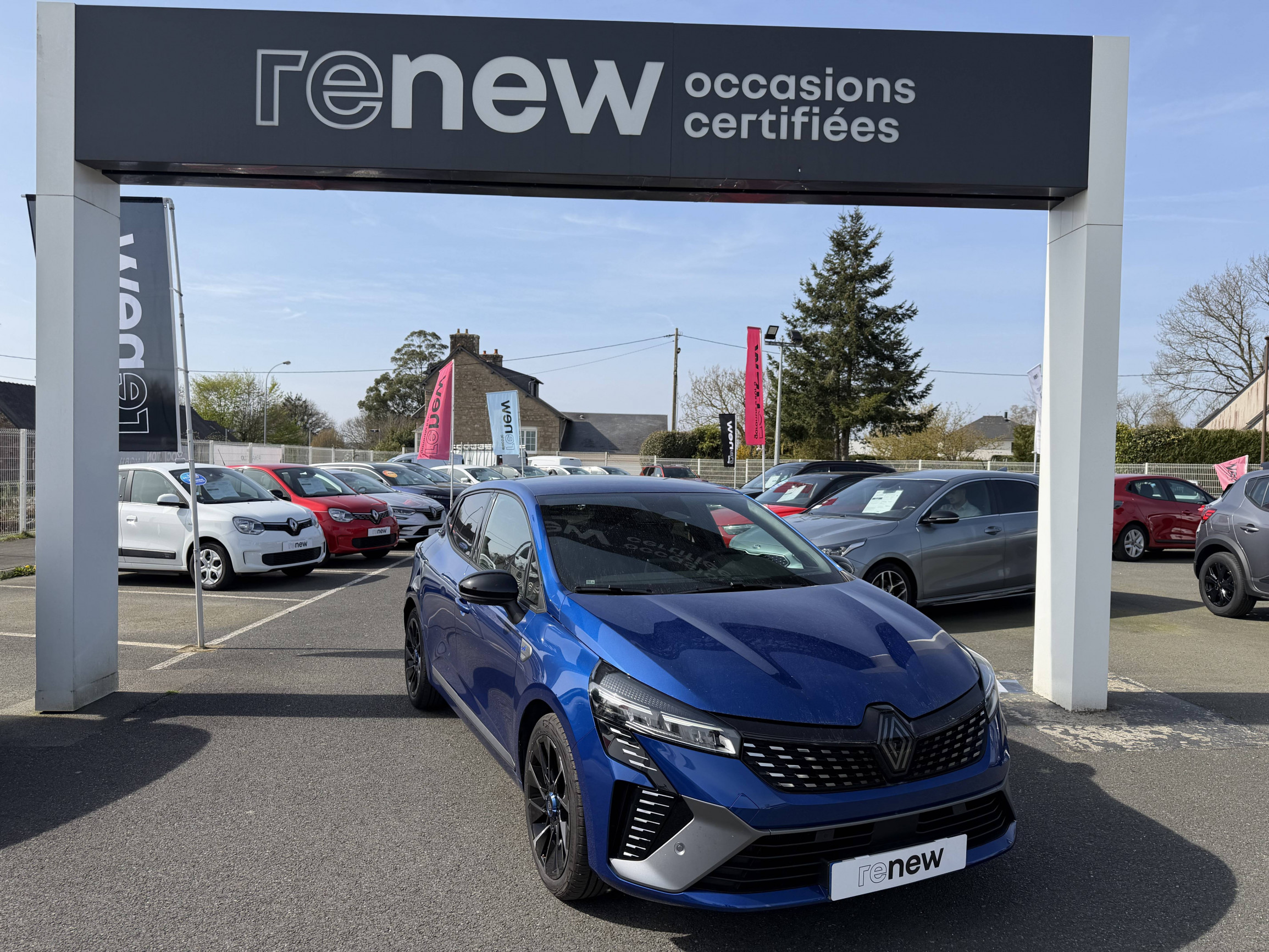 Renault Clio 5 Clio E-Tech full hybrid 145 ch GSR2 occasion de 2025 en vente à Lannion