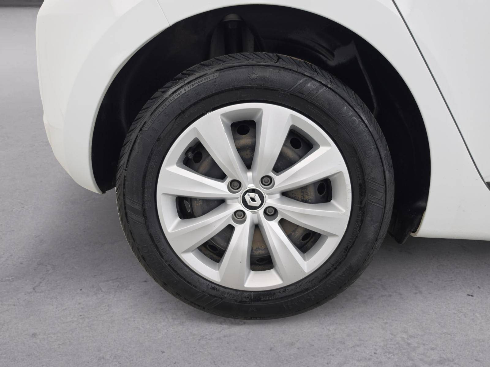 Vente en ligne Renault Clio 5 CLIO SOCIETE BLUE DCI 100 - 21N au prix de 11 990 €