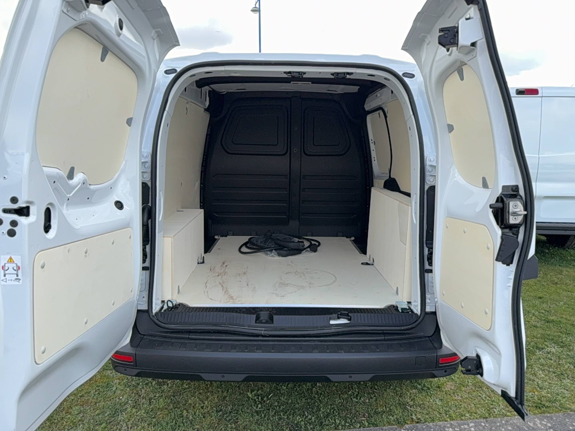 Vente en ligne Renault Kangoo Van E-Tech  FG TOLE L1 AC11 GSR2 au prix de 25 900 €