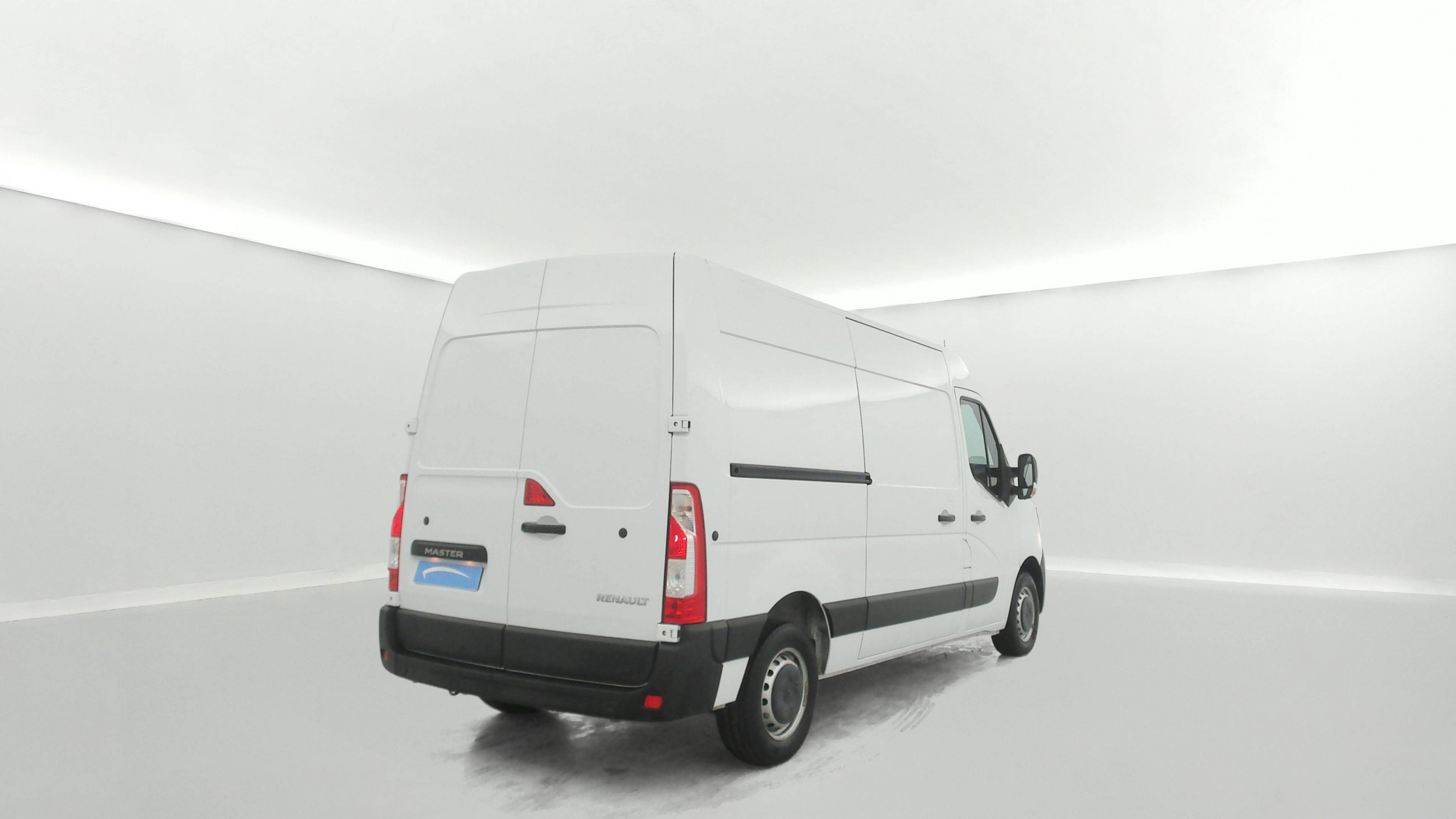 Vente en ligne Renault Master Fourgon MASTER FGN TRAC F3500 L2H2 BLUE DCI 135 au prix de 23 290 €