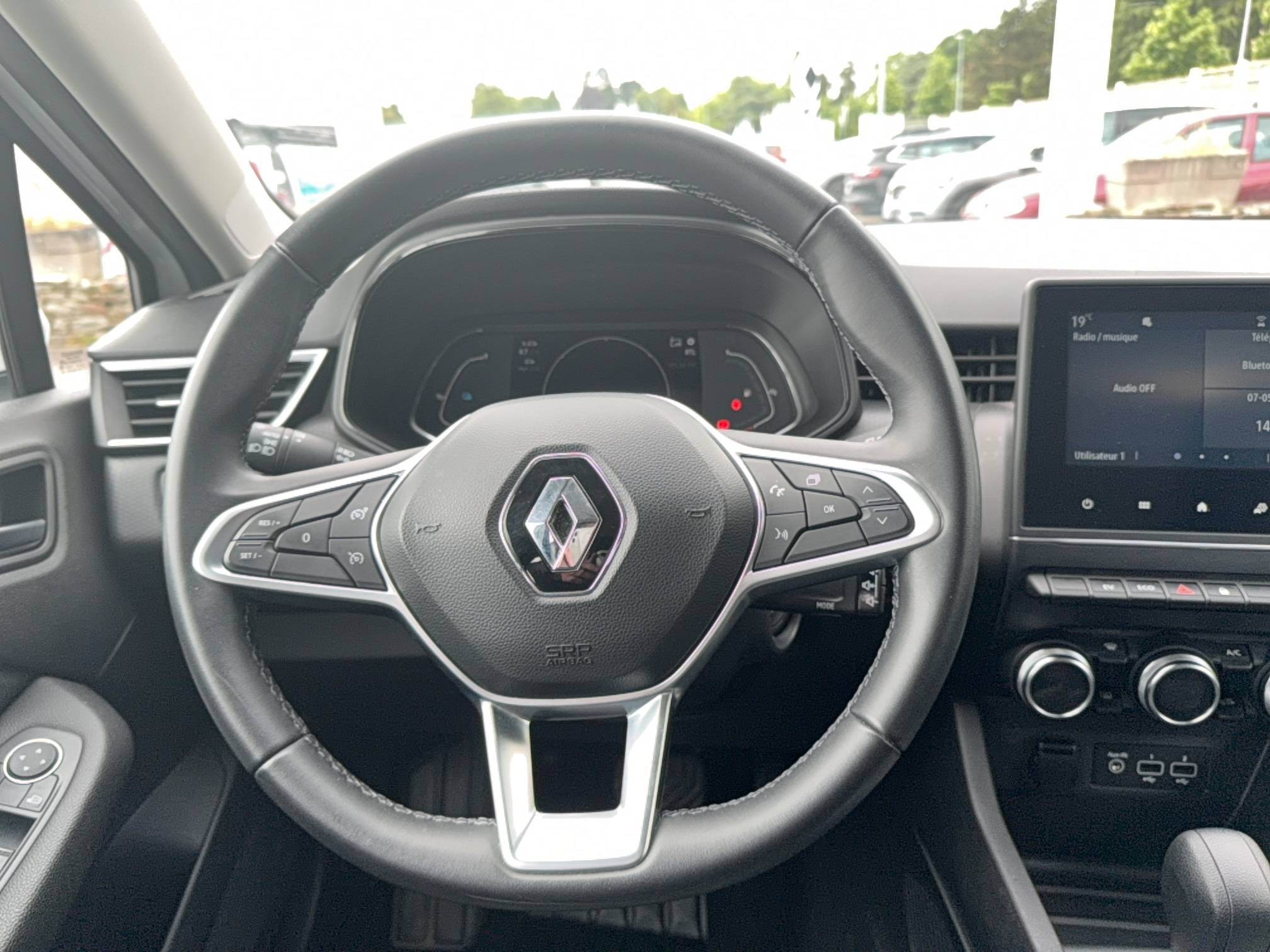 Vente en ligne Renault Clio 5 Clio E-Tech 140 - 21N au prix de 13 290 €