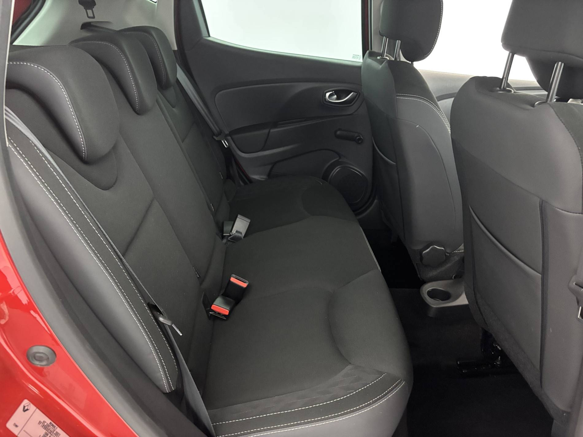 Vente en ligne Renault Clio 4 Clio TCe 90 E6C au prix de 11 790 €