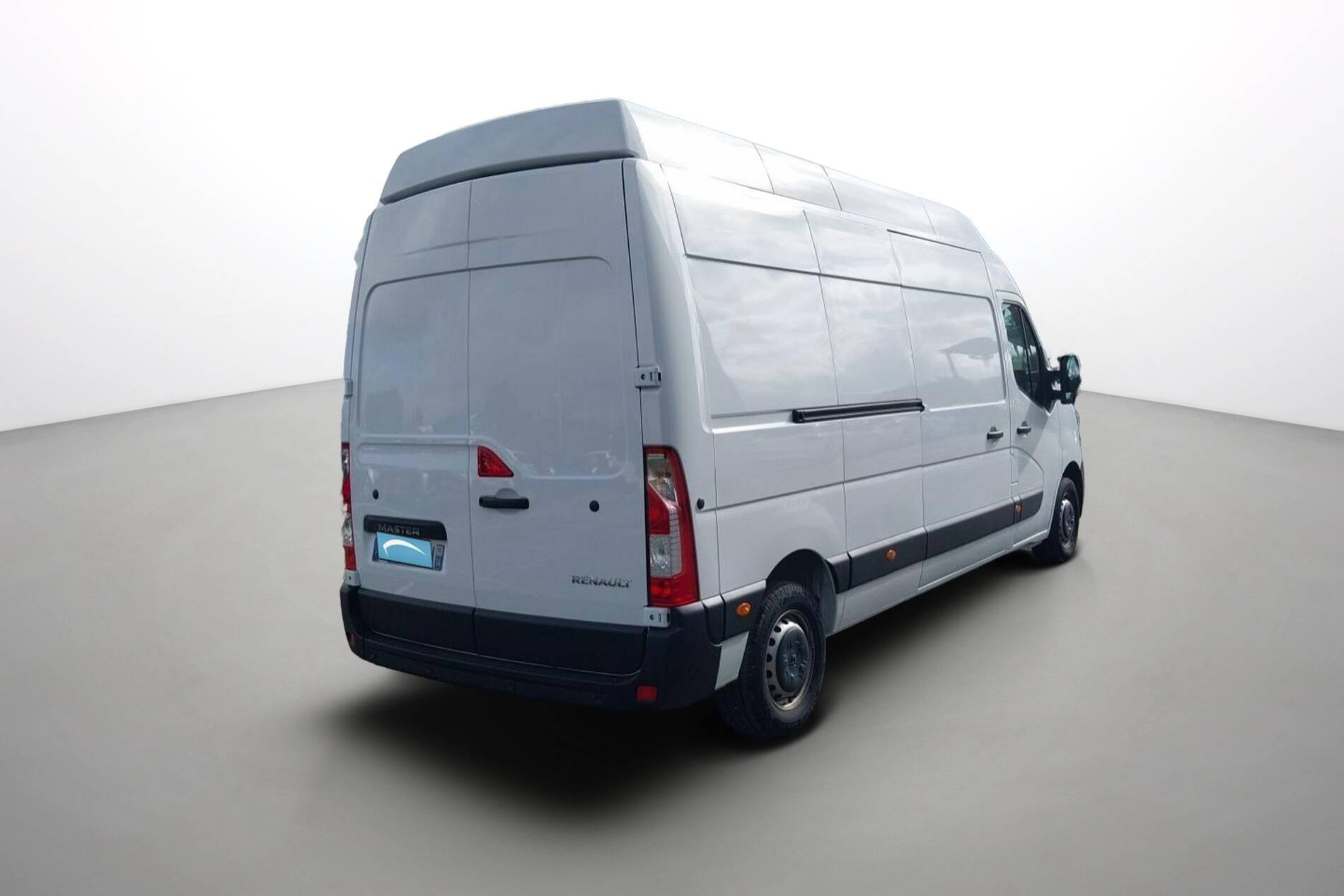 Vente en ligne Renault Master Fourgon MASTER FGN TRAC F3500 L3H3 BLUE DCI 135 au prix de 28 790 €