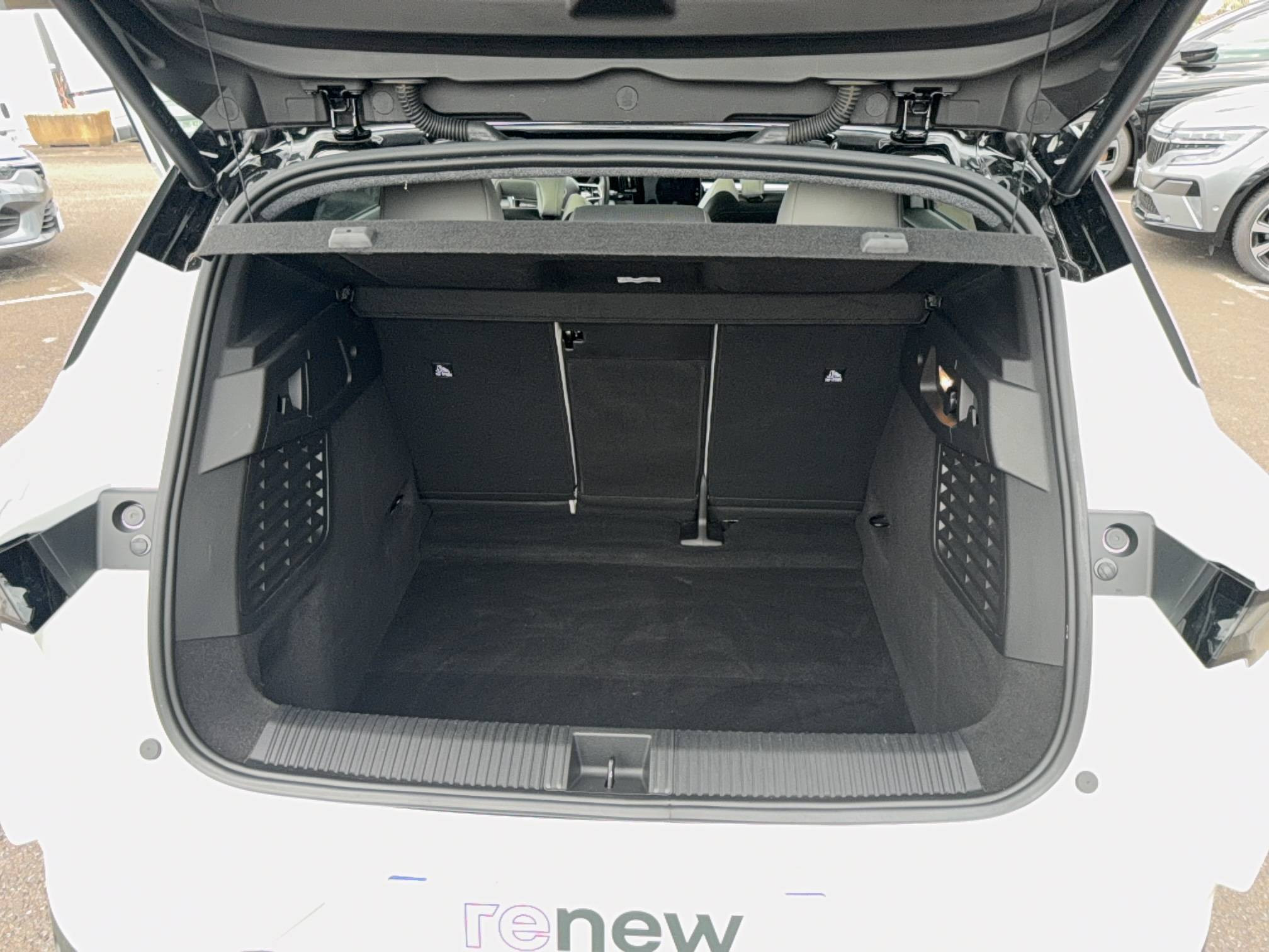 Vente en ligne Renault Scenic E-Tech Scenic E-Tech électrique 220 ch grande autonomie au prix de 38 990 €