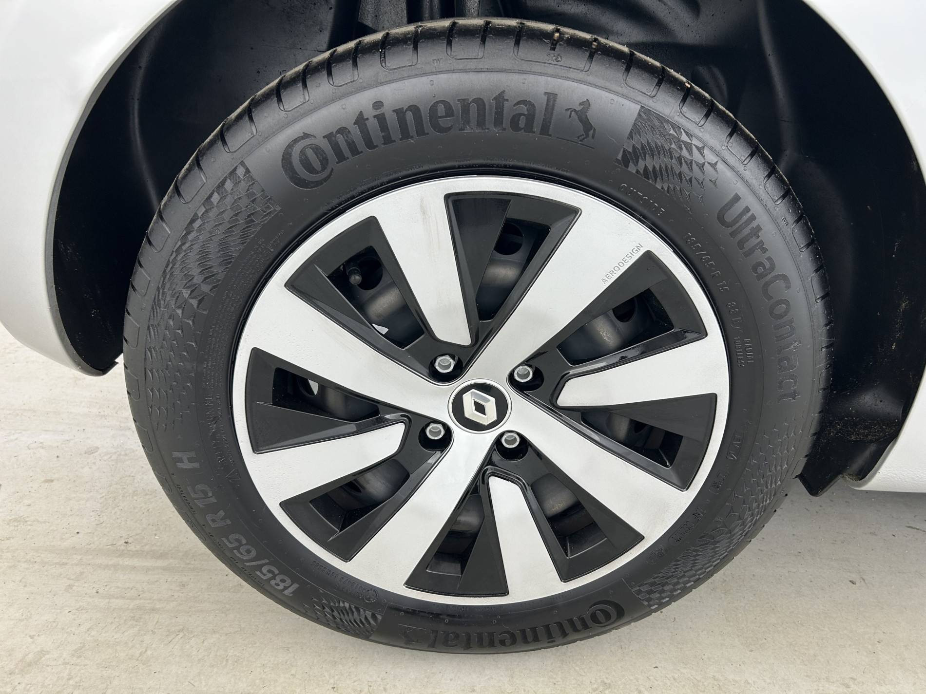 Vente en ligne Renault Clio 5 Clio TCe 90 au prix de 13 890 €