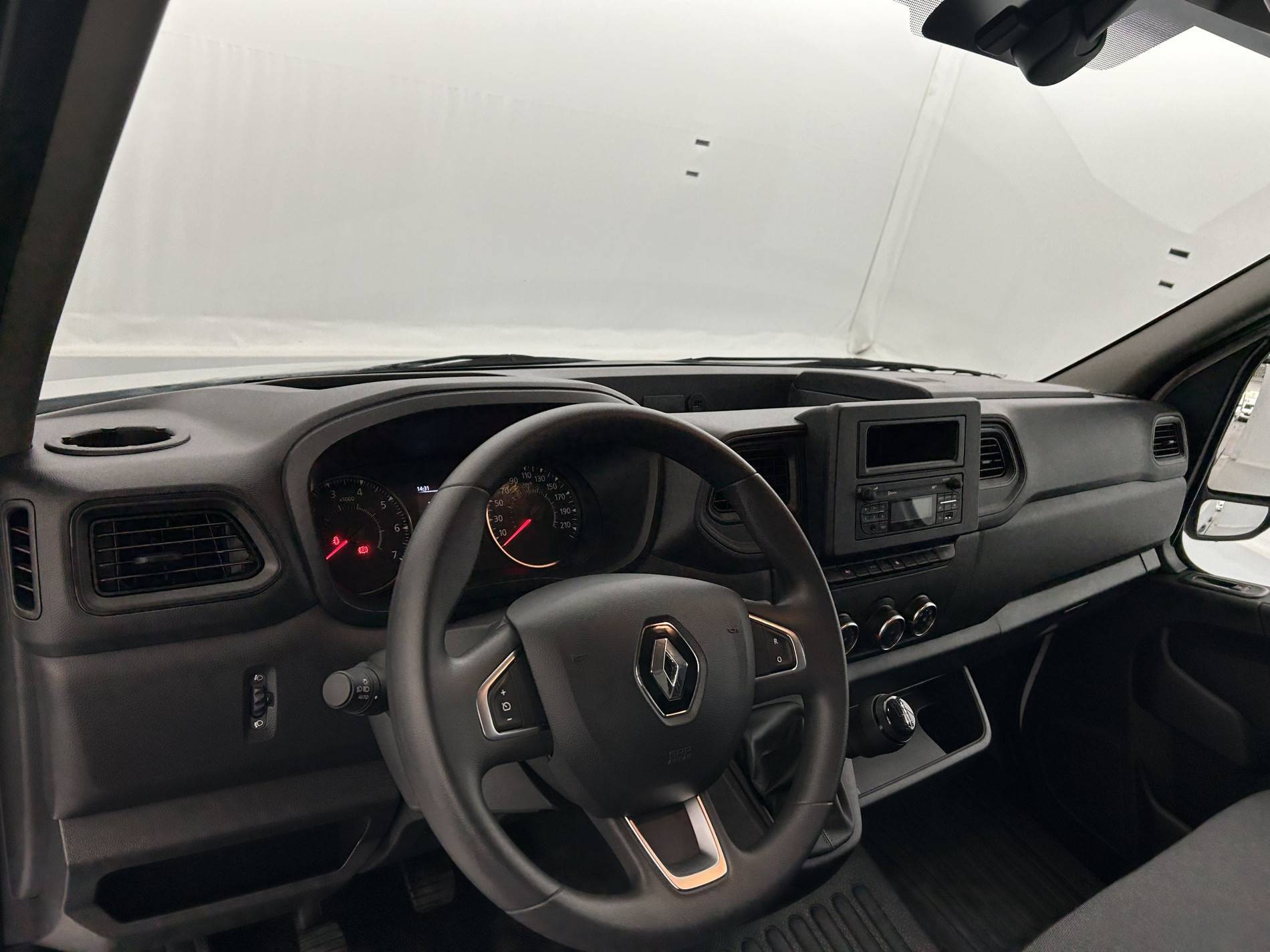 Vente en ligne Renault Master Fourgon MASTER FGN TRAC F3500 L3H3 BLUE DCI 135 au prix de 26 490 €