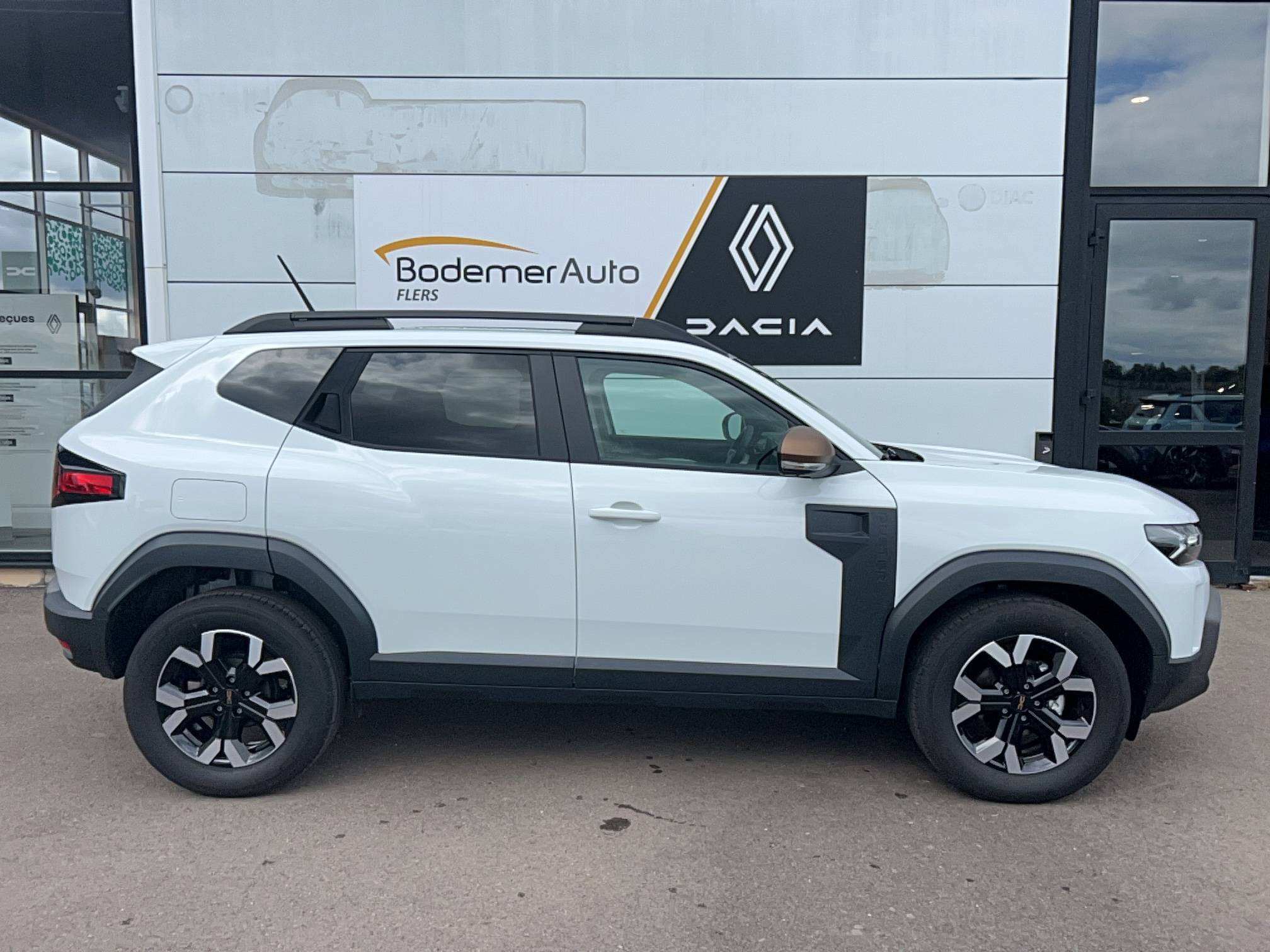 Vente en ligne Dacia Duster  Mild Hybrid 130 au prix de 24 980 €