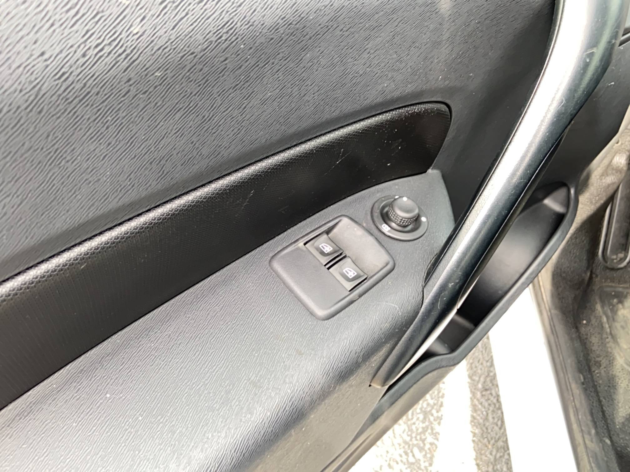 Vente en ligne Renault Kangoo Express  GRAND VOLUME BLUE DCI 115 au prix de 12 000 €