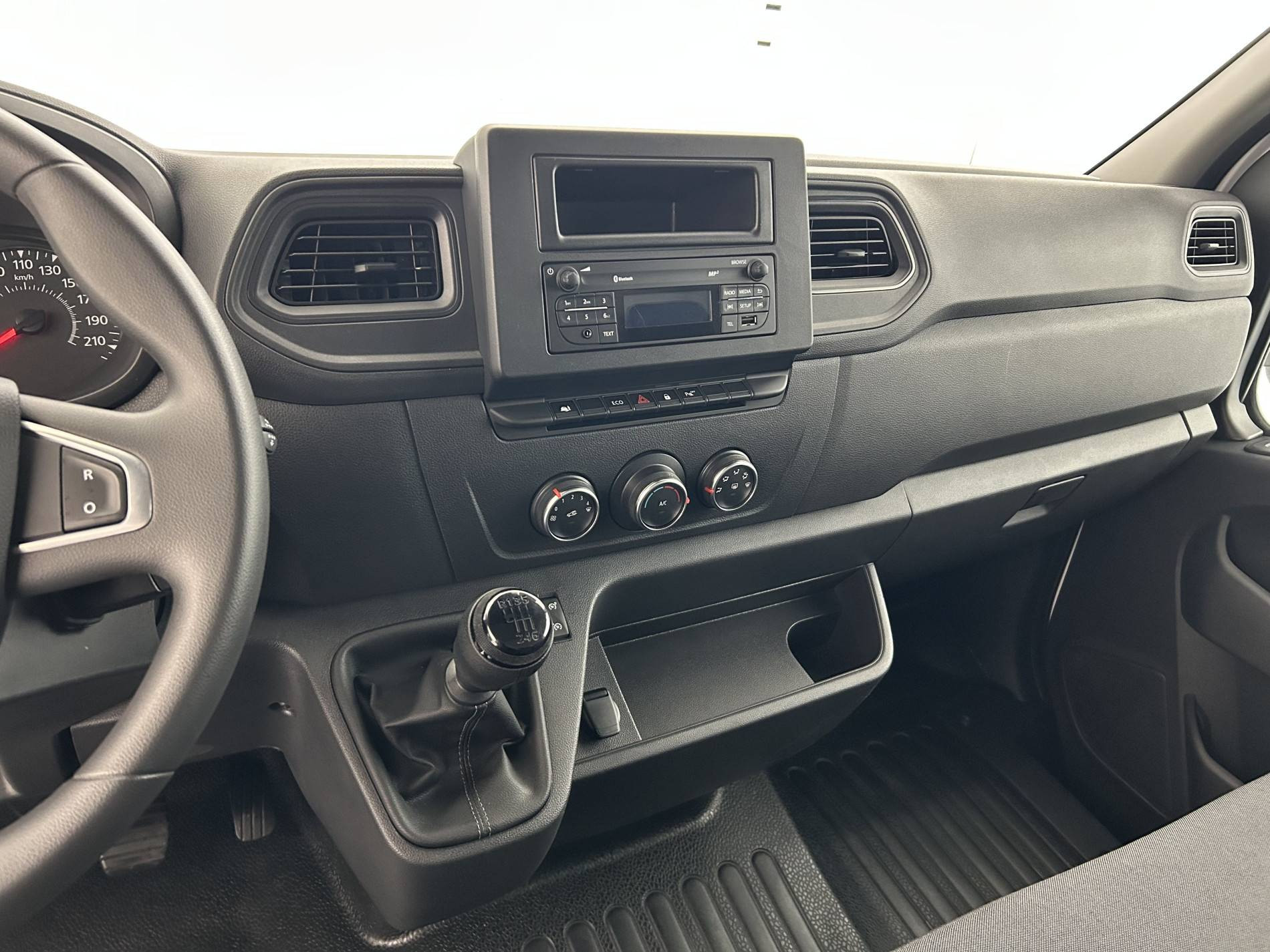 Vente en ligne Renault Master Fourgon MASTER FGN TRAC F3500 L2H2 BLUE DCI 135 au prix de 27 990 €