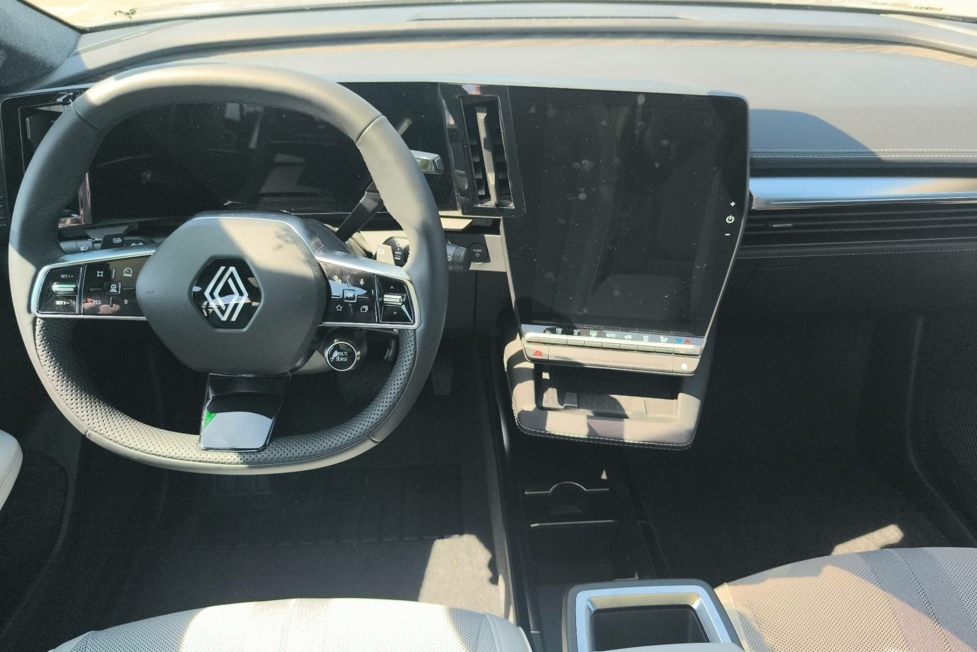 Vente en ligne Renault Scenic E-Tech Scenic E-Tech électrique 220 ch grande autonomie au prix de 38 690 €