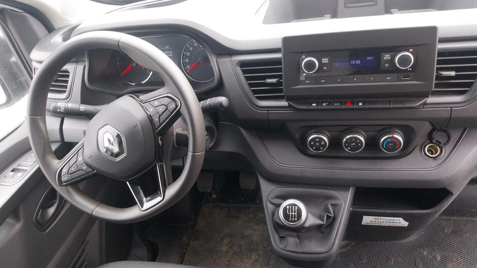 Vente en ligne Renault Trafic 3 Fourgon TRAFIC FGN L2H1 3000 KG BLUE DCI 130 au prix de 23 890 €