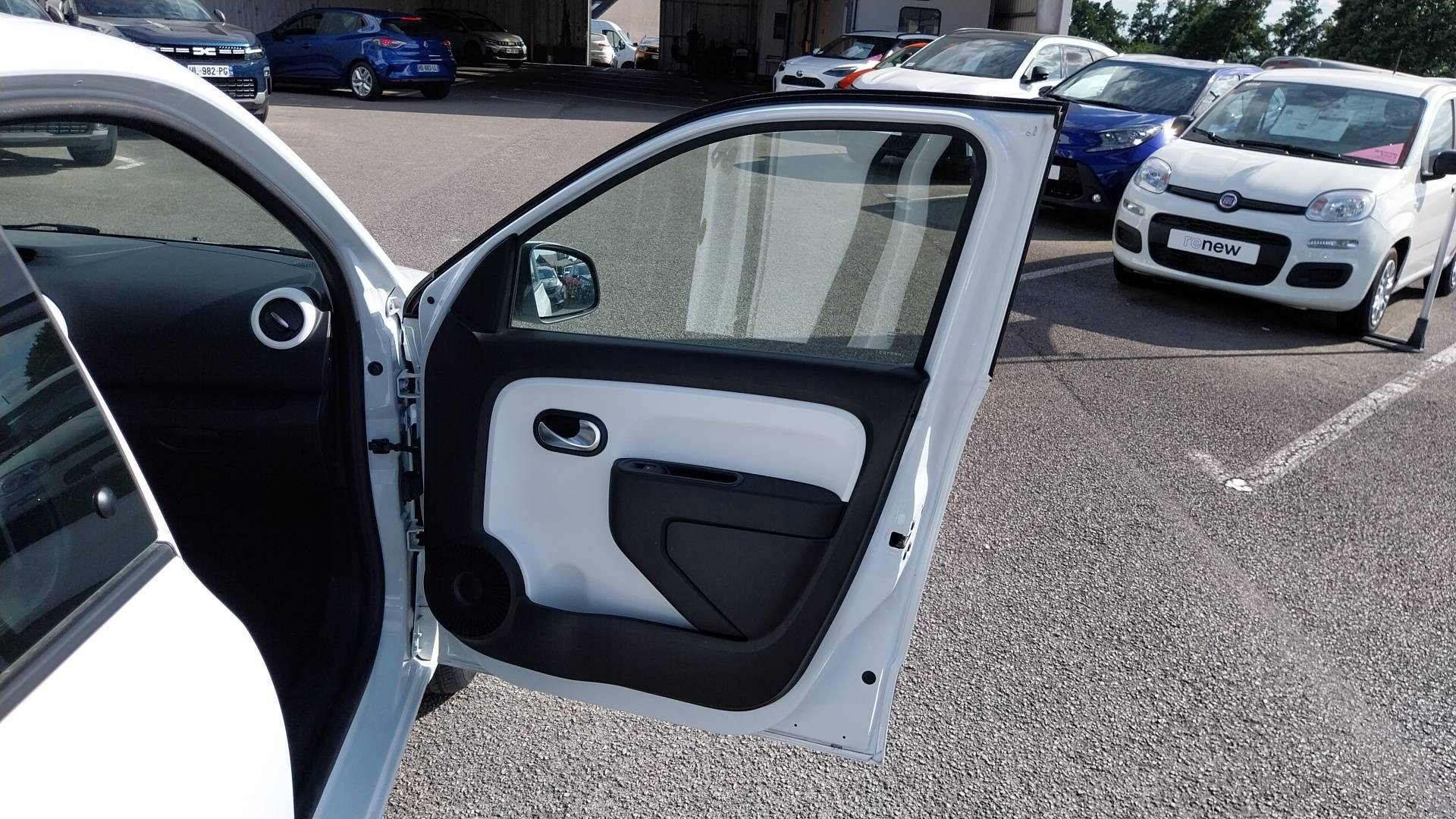 Vente en ligne Renault Twingo 3  SCe 65 - 21 au prix de 11 990 €