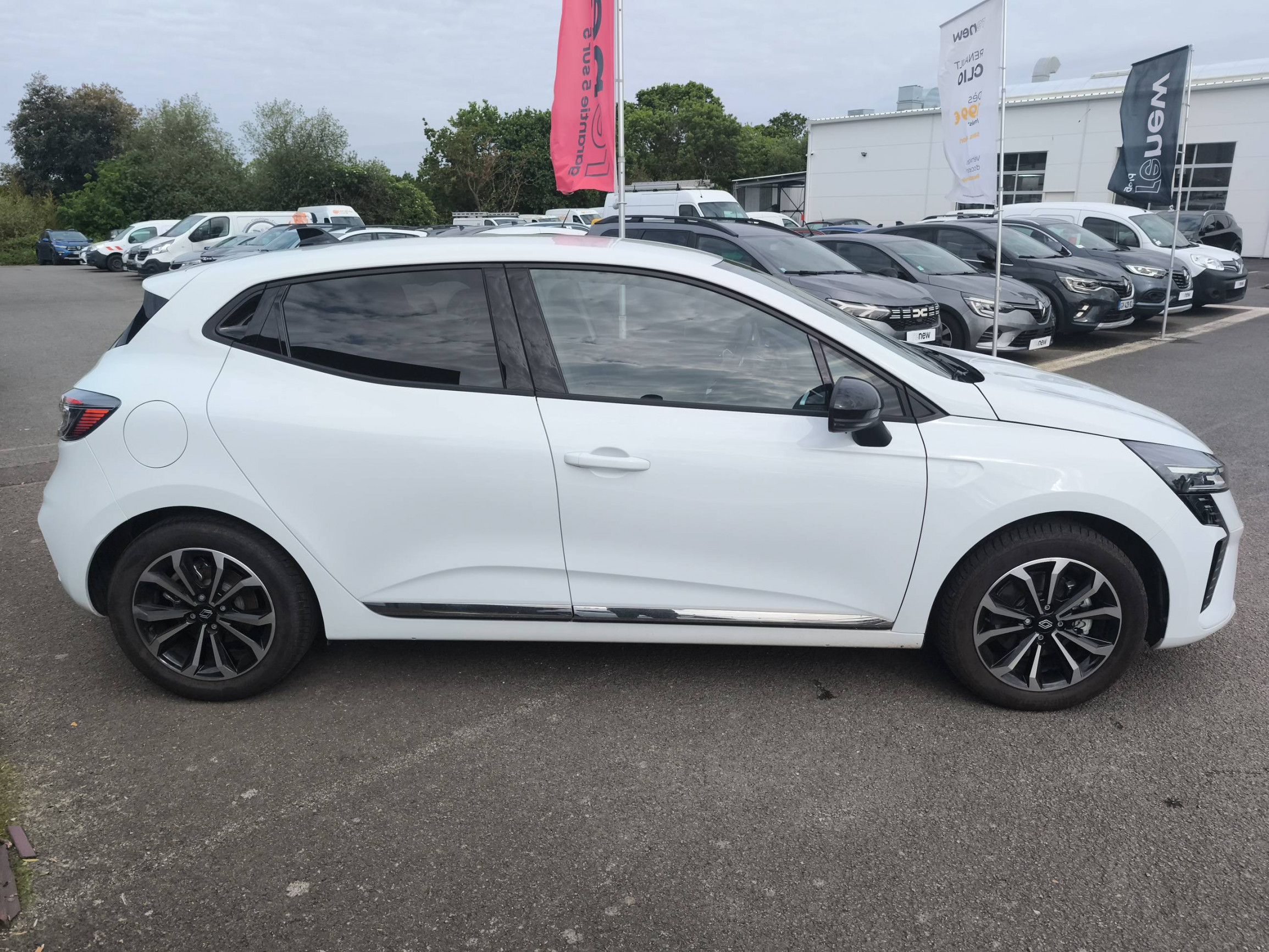 Vente en ligne Renault Clio 5 Clio E-Tech full hybrid 145 ch GSR2 au prix de 21 290 €