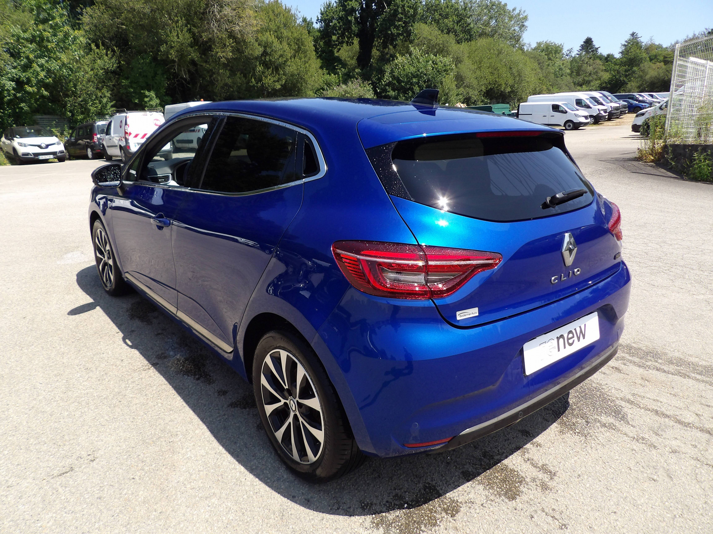 Vente en ligne Renault Clio 5 Clio E-Tech full hybrid 145 au prix de 18 499 €