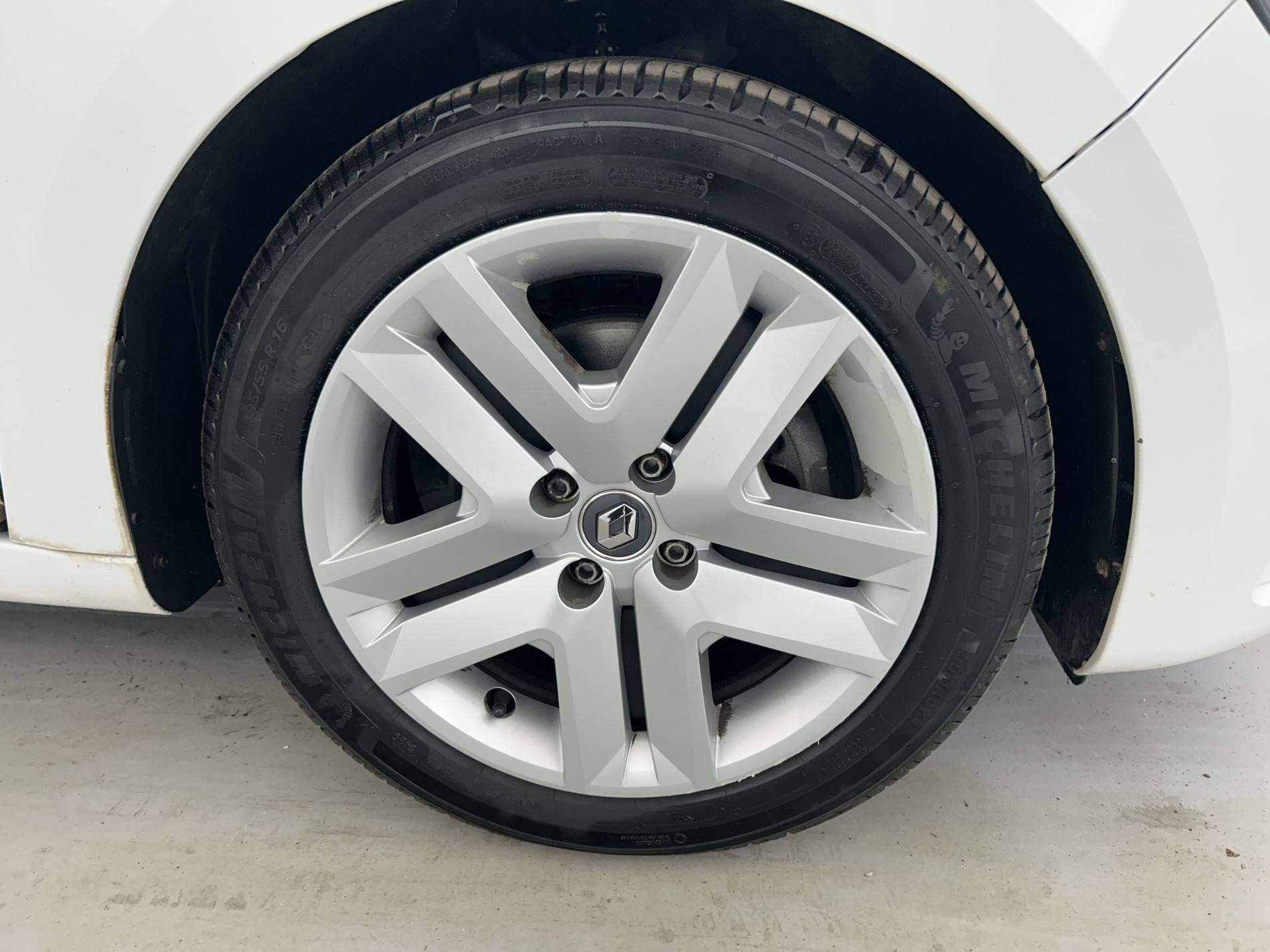 Vente en ligne Renault Clio 5 CLIO SOCIETE BLUE DCI 85 au prix de 11 790 €