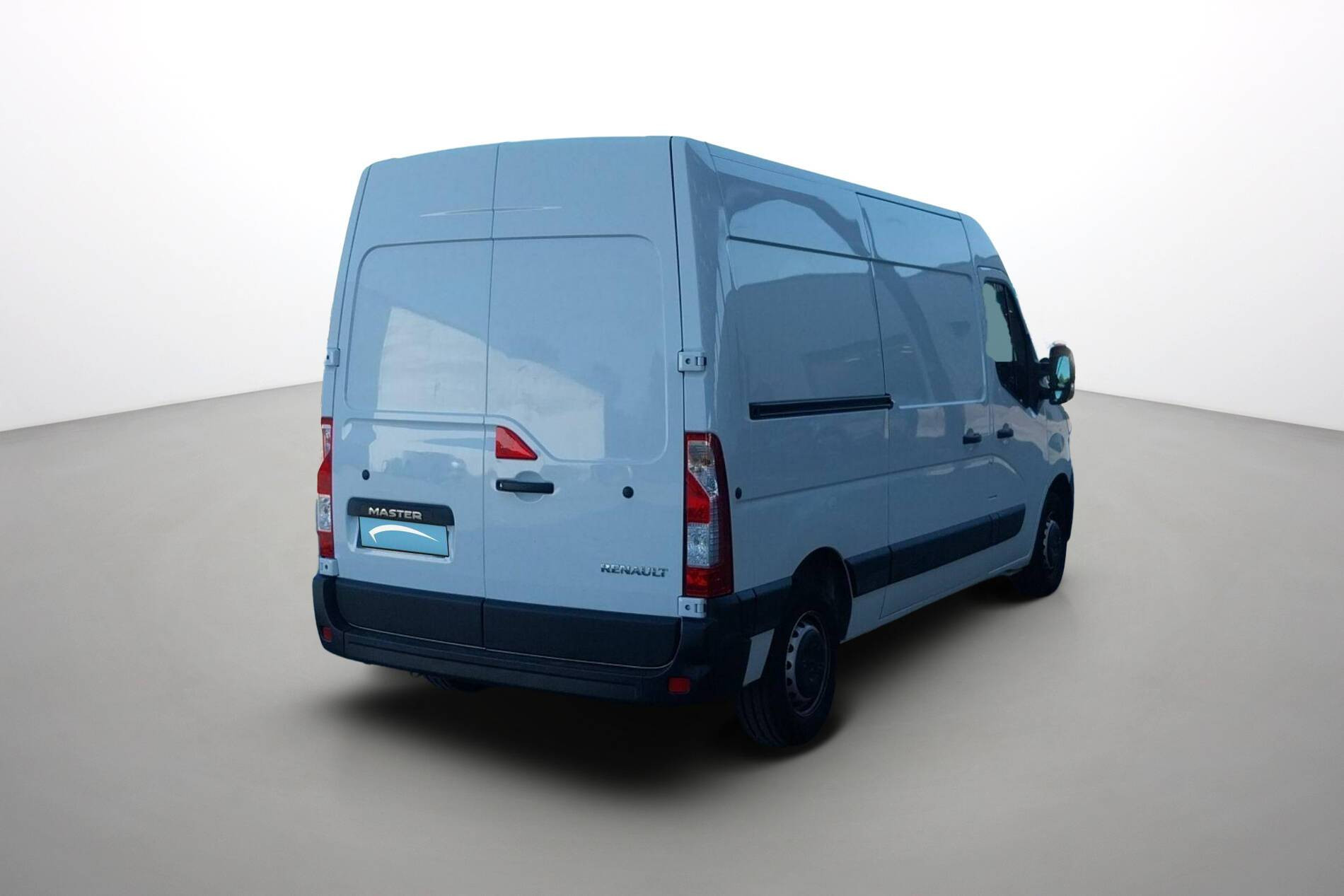 Vente en ligne Renault Master Fourgon MASTER FGN TRAC F3500 L2H2 BLUE DCI 135 au prix de 23 890 €