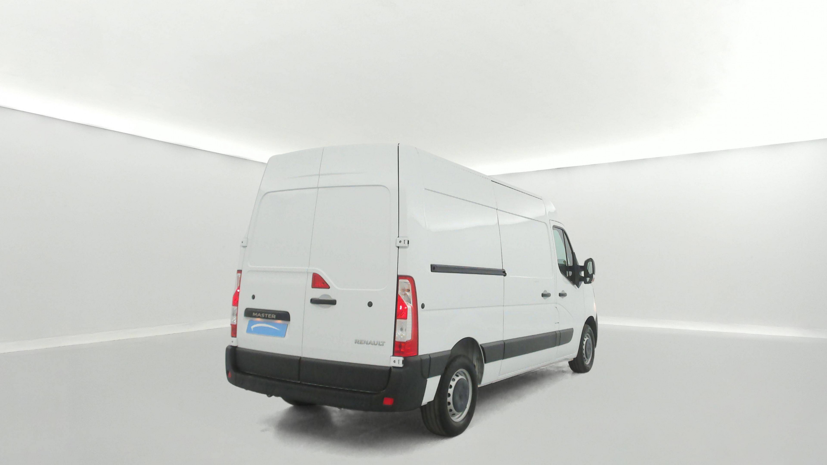 Vente en ligne Renault Master Fourgon MASTER FGN TRAC F3500 L2H2 BLUE DCI 135 au prix de 23 390 €